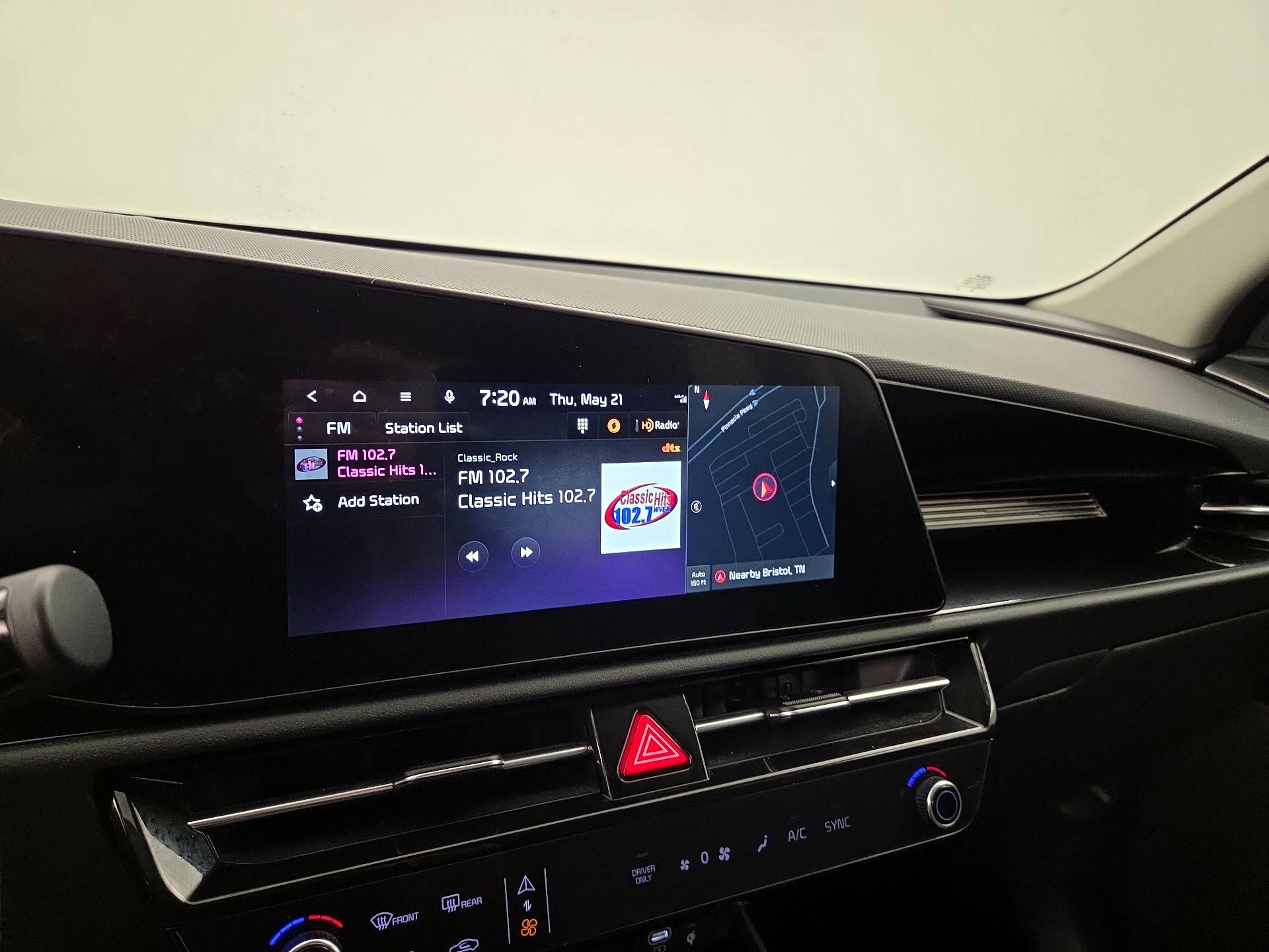 Thumbnail: 2023 Kia Niro - 16