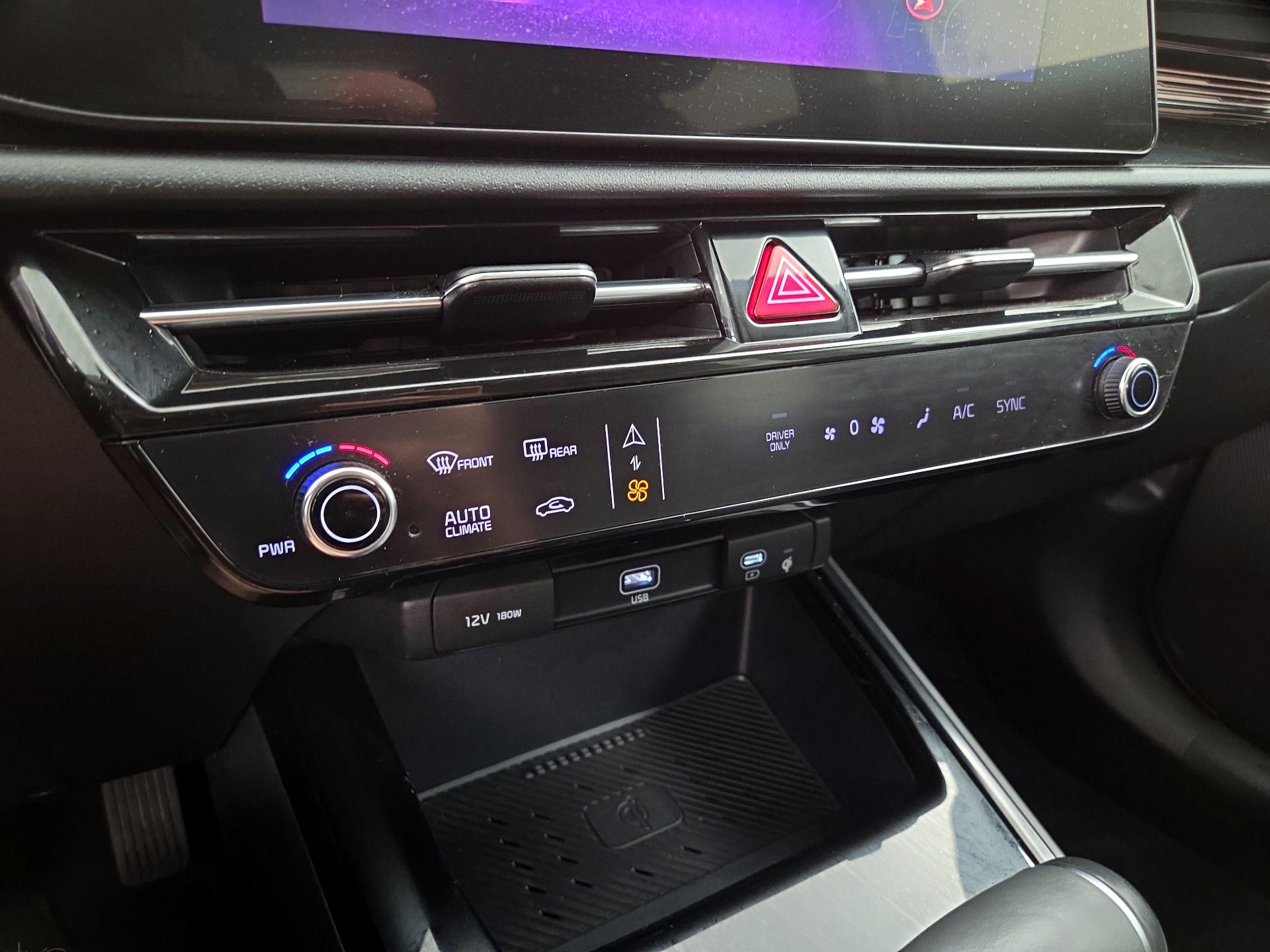 Thumbnail: 2023 Kia Niro - 17