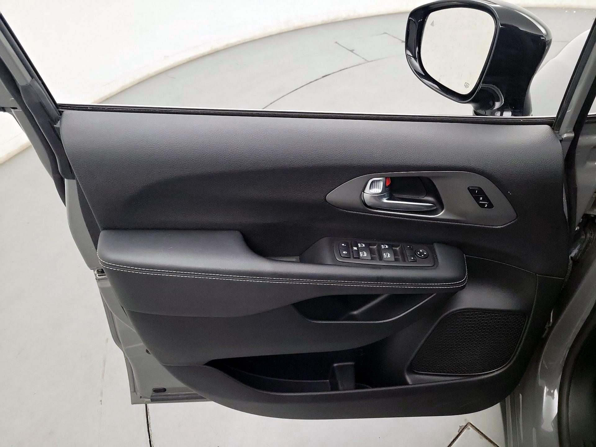 Thumbnail: 2025 Chrysler Pacifica - 10
