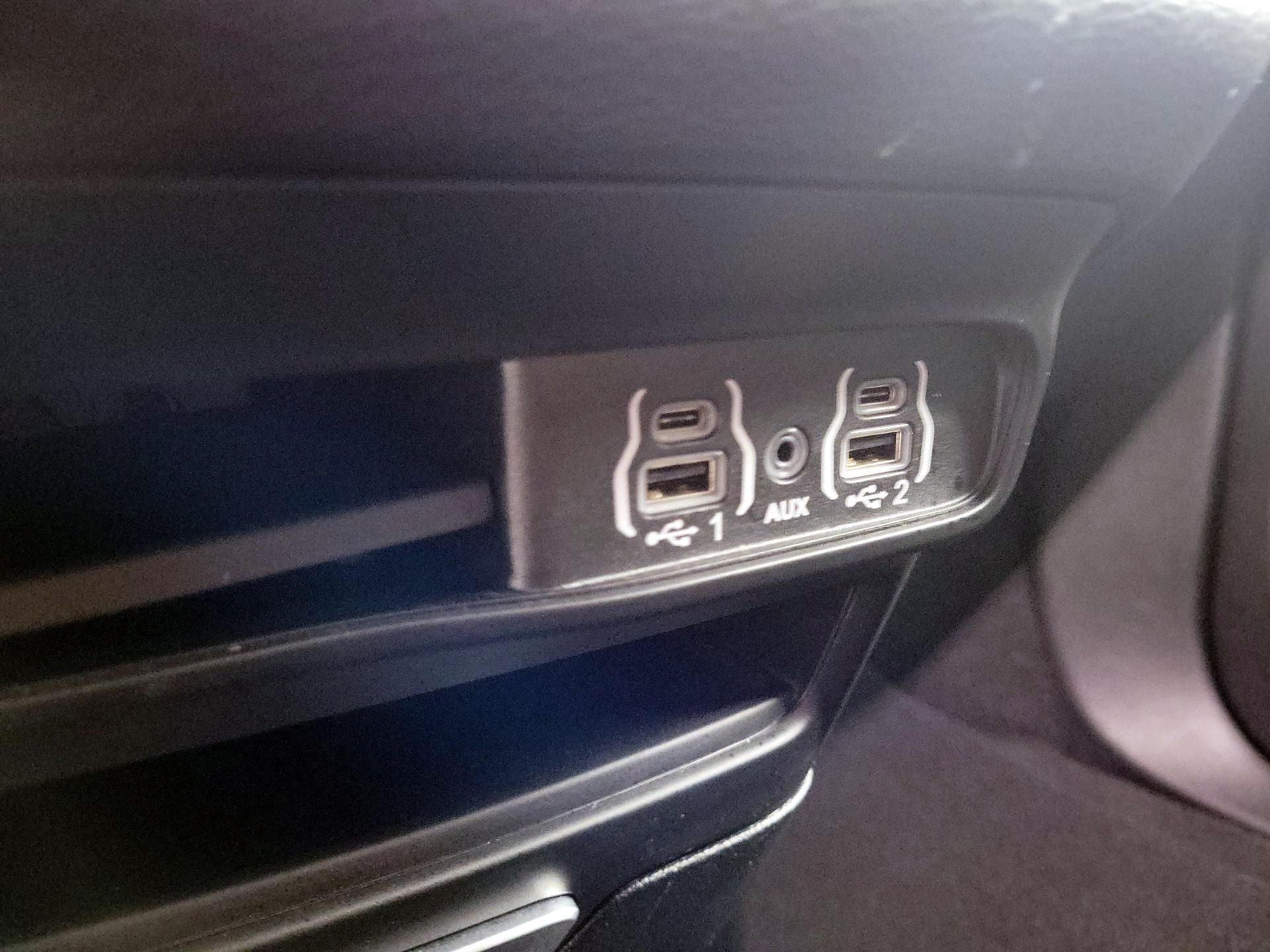 Thumbnail: 2025 Chrysler Pacifica - 16