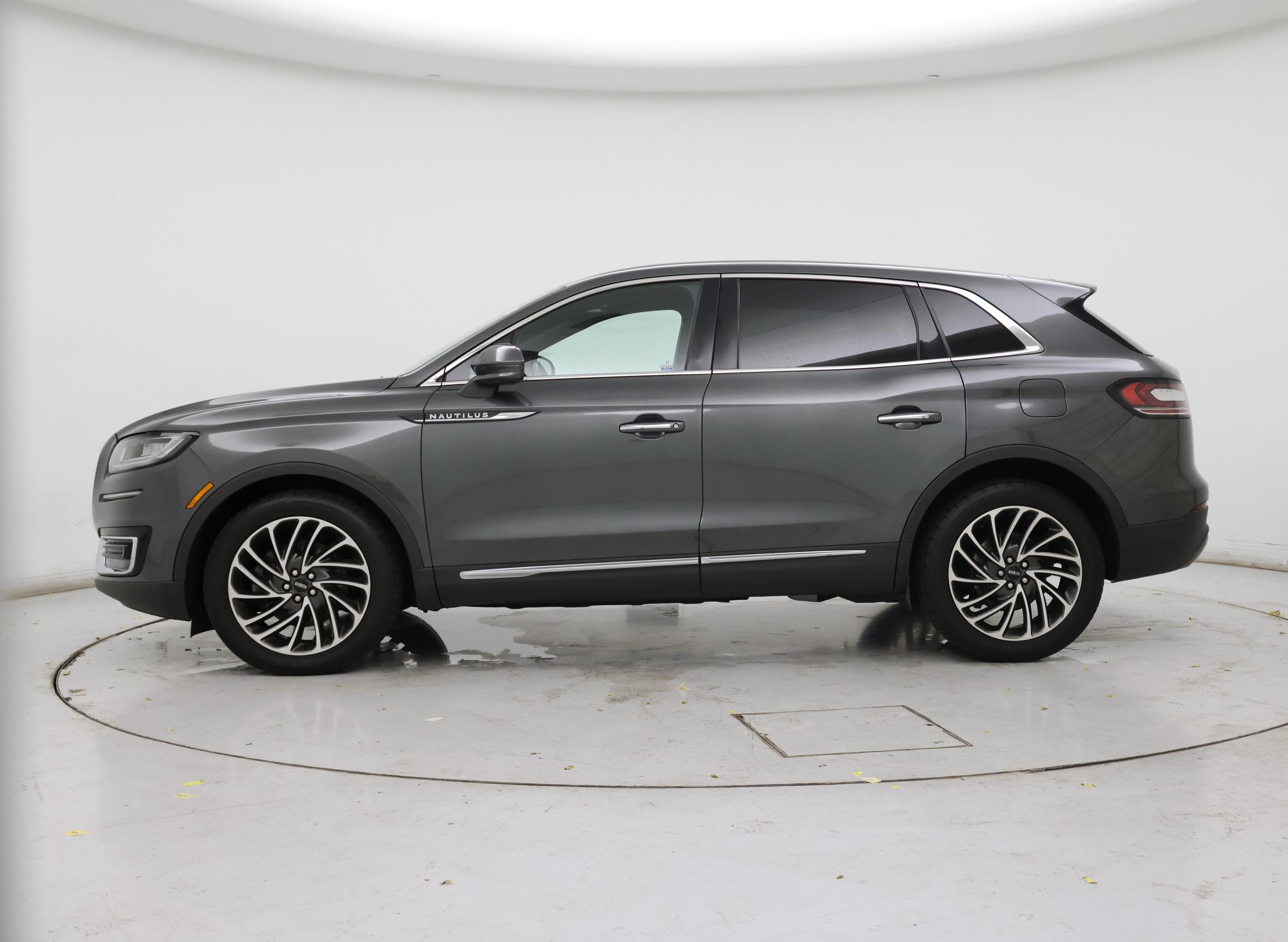 Thumbnail: 2020 Lincoln Nautilus - 3