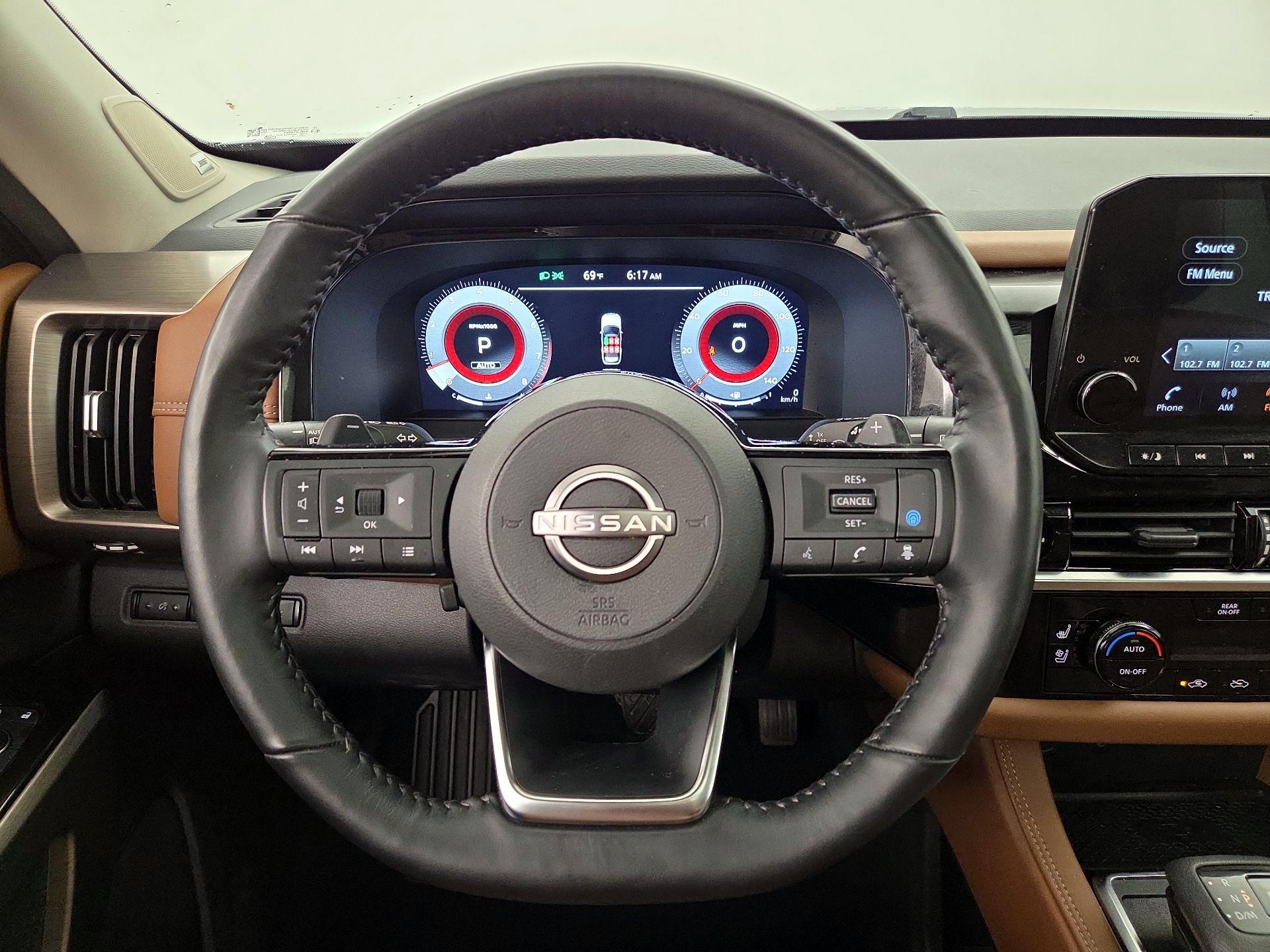 Thumbnail: 2023 Nissan Pathfinder - 10
