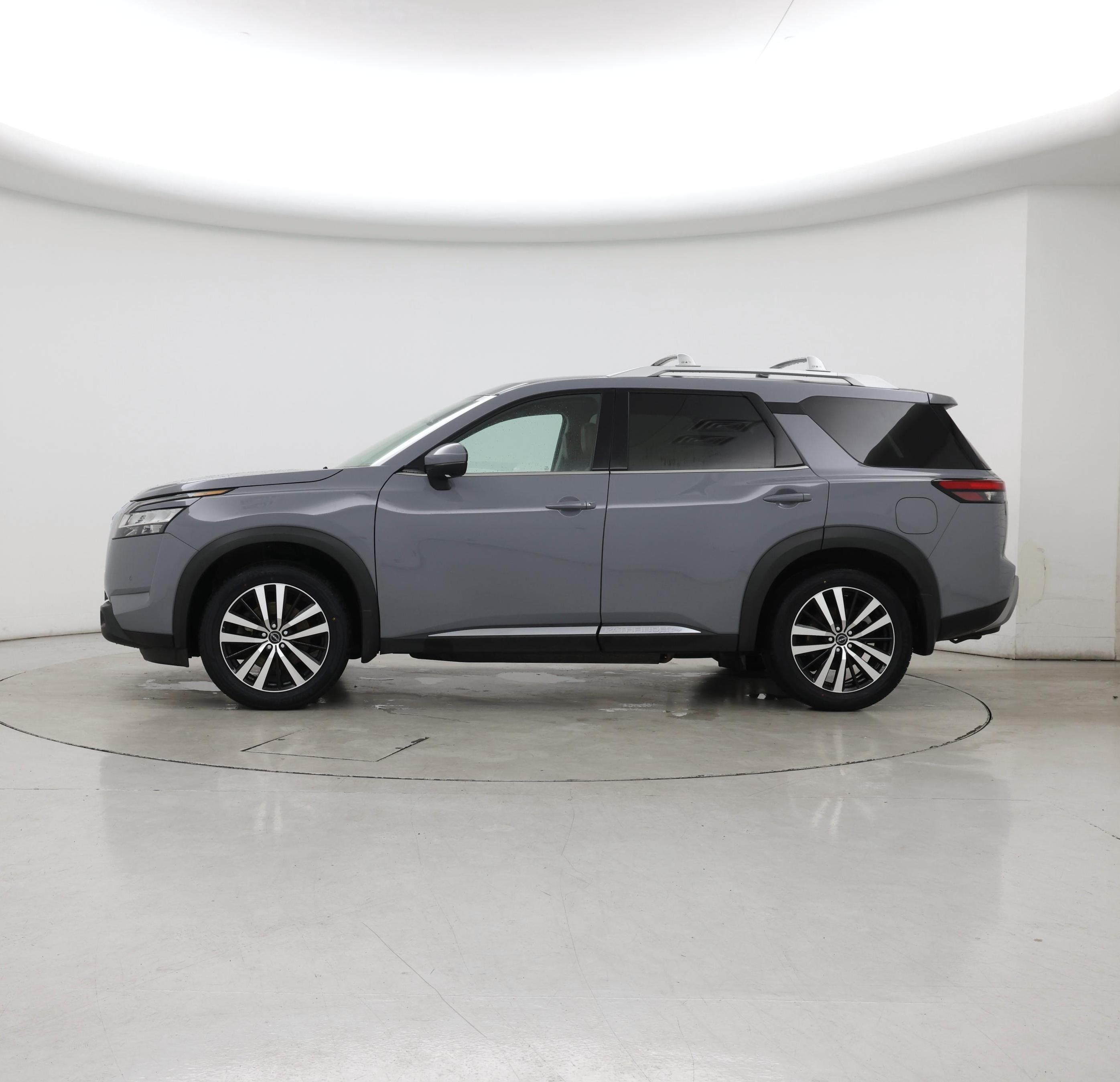 Thumbnail: 2023 Nissan Pathfinder - 3