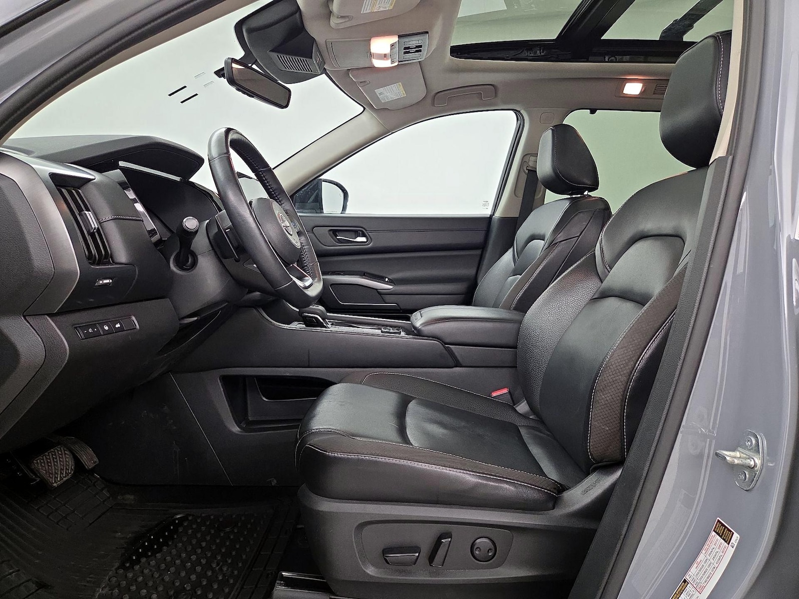 2023 Nissan Pathfinder SL - Photo 12