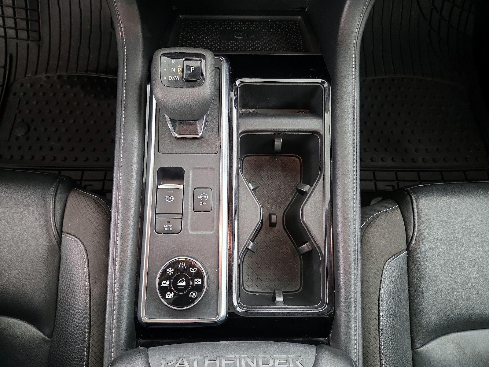 2023 Nissan Pathfinder SL - Photo 19