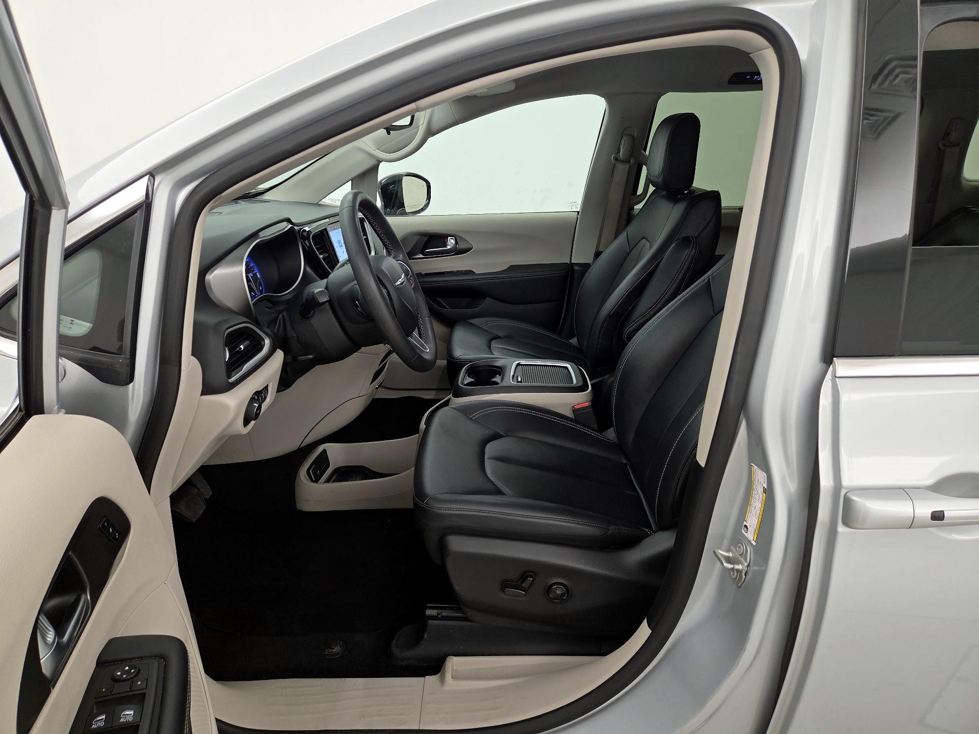 Thumbnail: 2024 Chrysler Pacifica - 11
