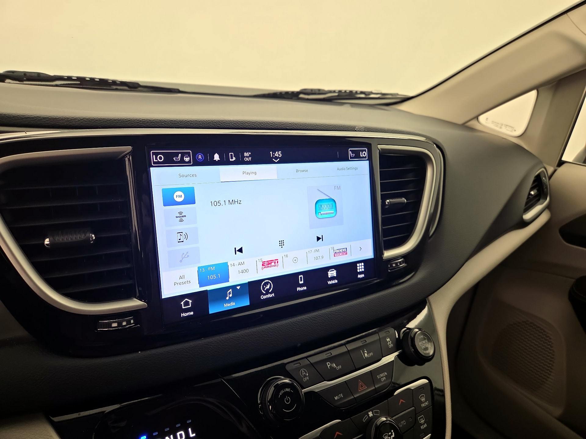 Thumbnail: 2024 Chrysler Pacifica - 15