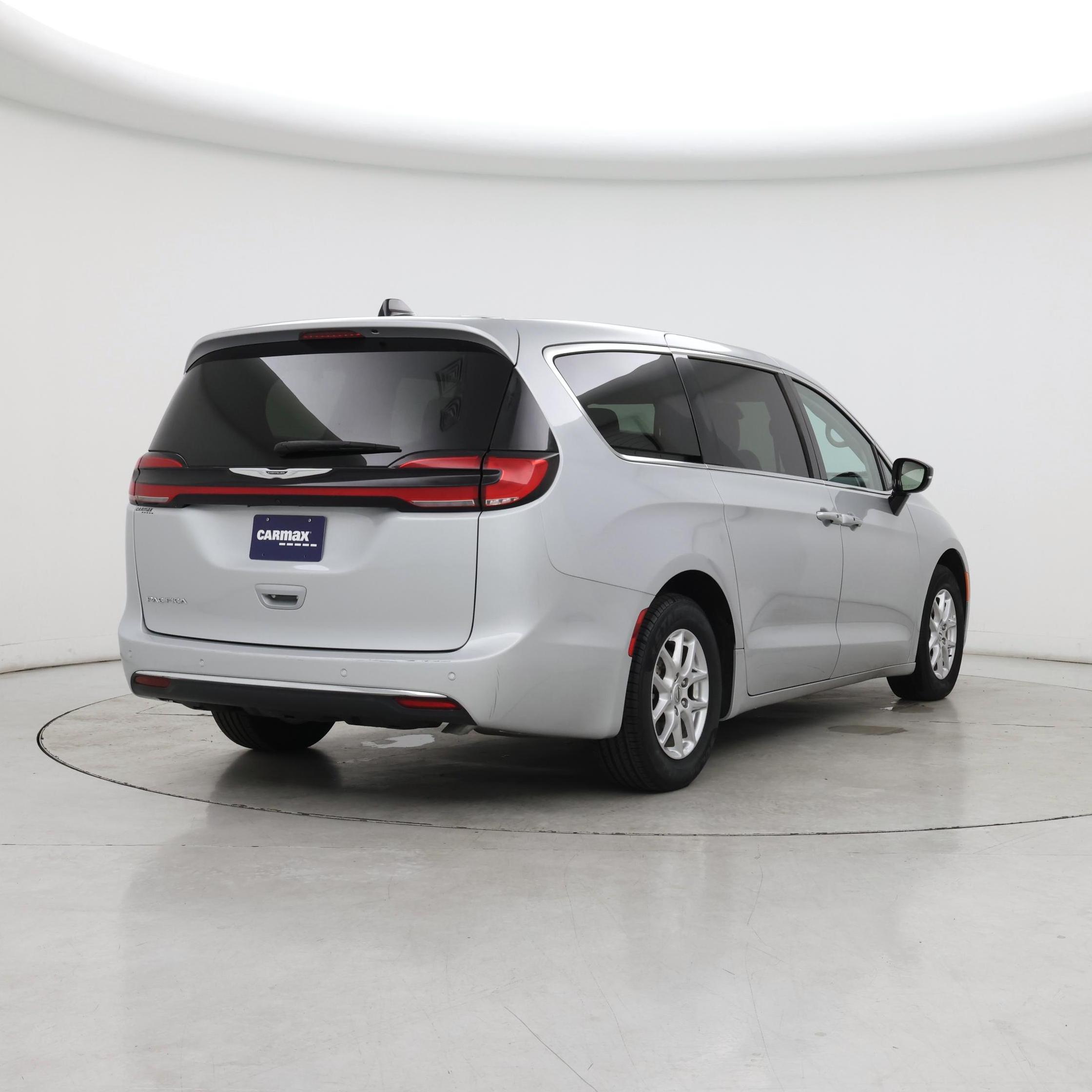 Thumbnail: 2024 Chrysler Pacifica - 8
