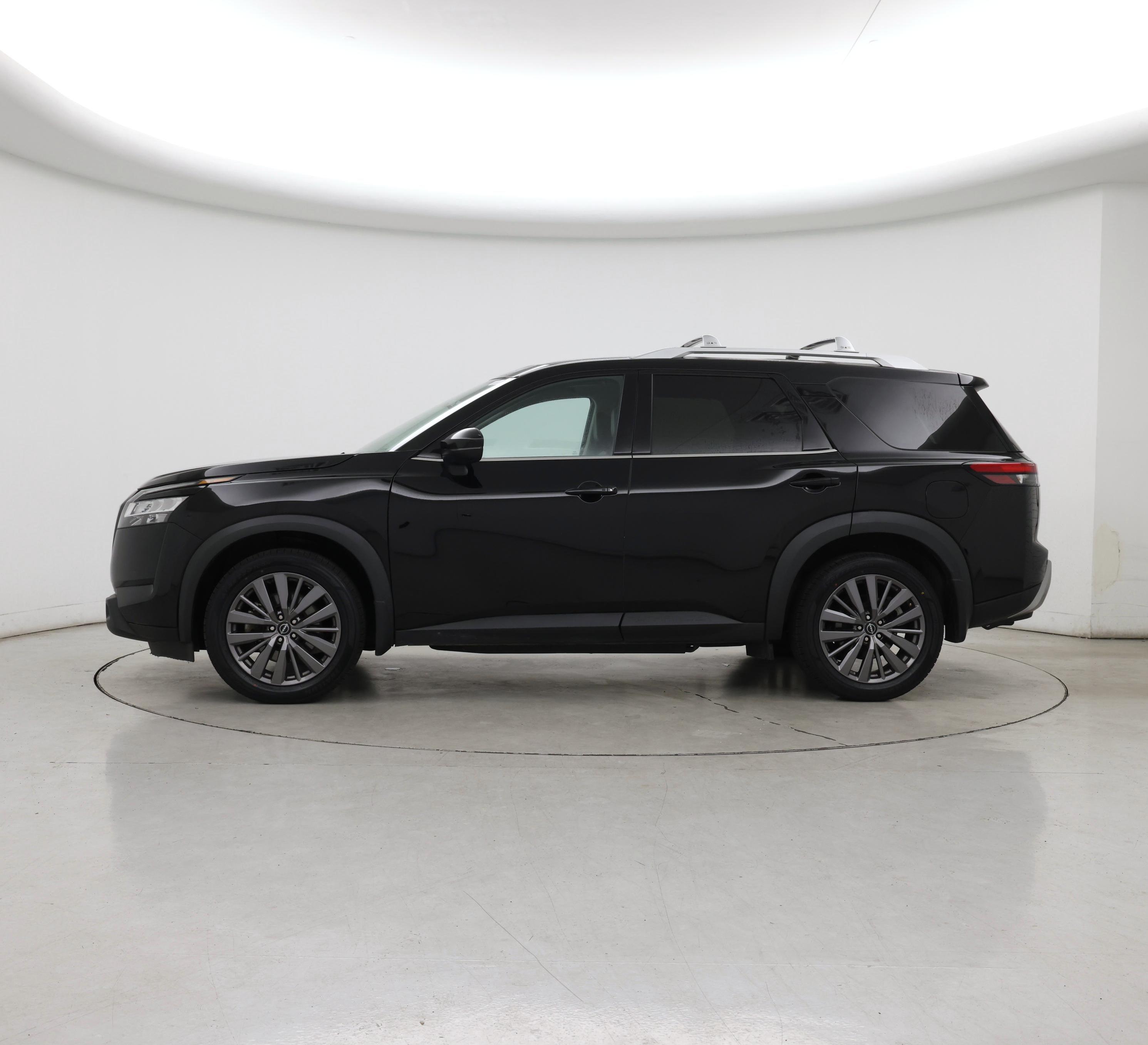 Thumbnail: 2023 Nissan Pathfinder - 3