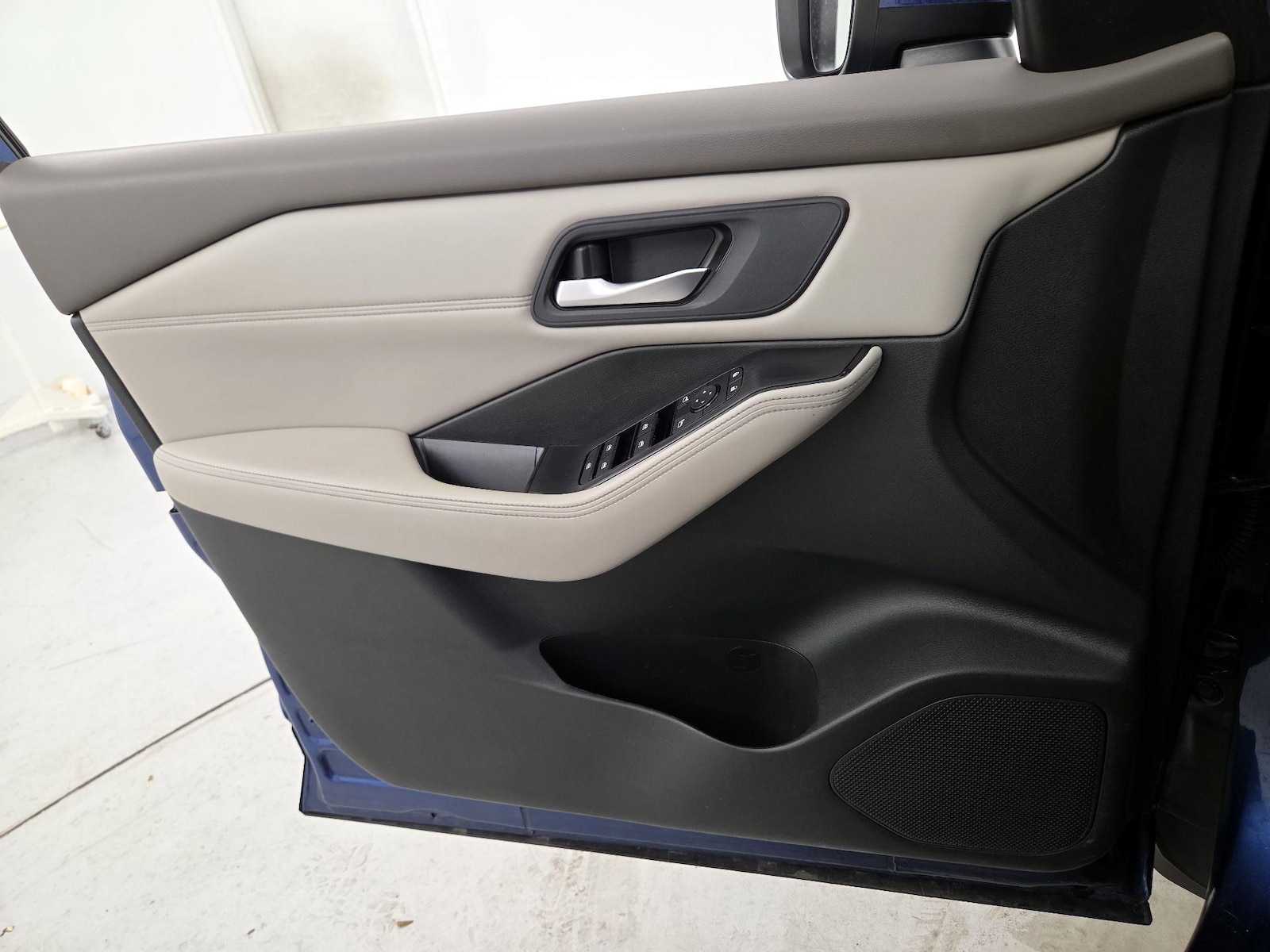 2023 Nissan Rogue SV - Photo 13