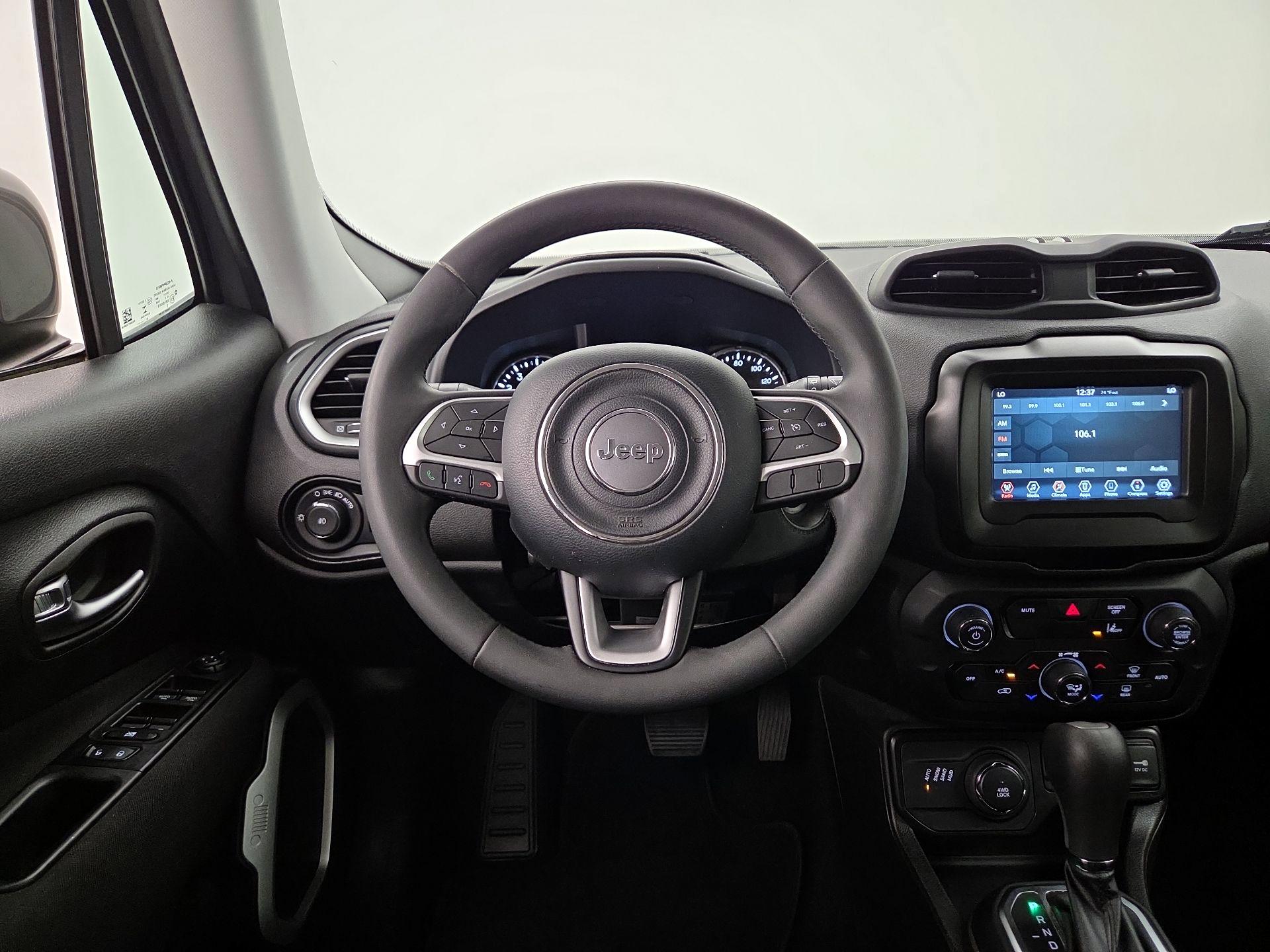 Thumbnail: 2021 Jeep Renegade - 10