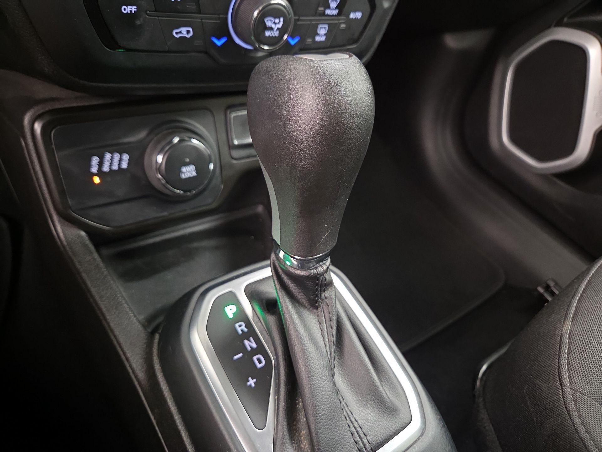Thumbnail: 2021 Jeep Renegade - 18