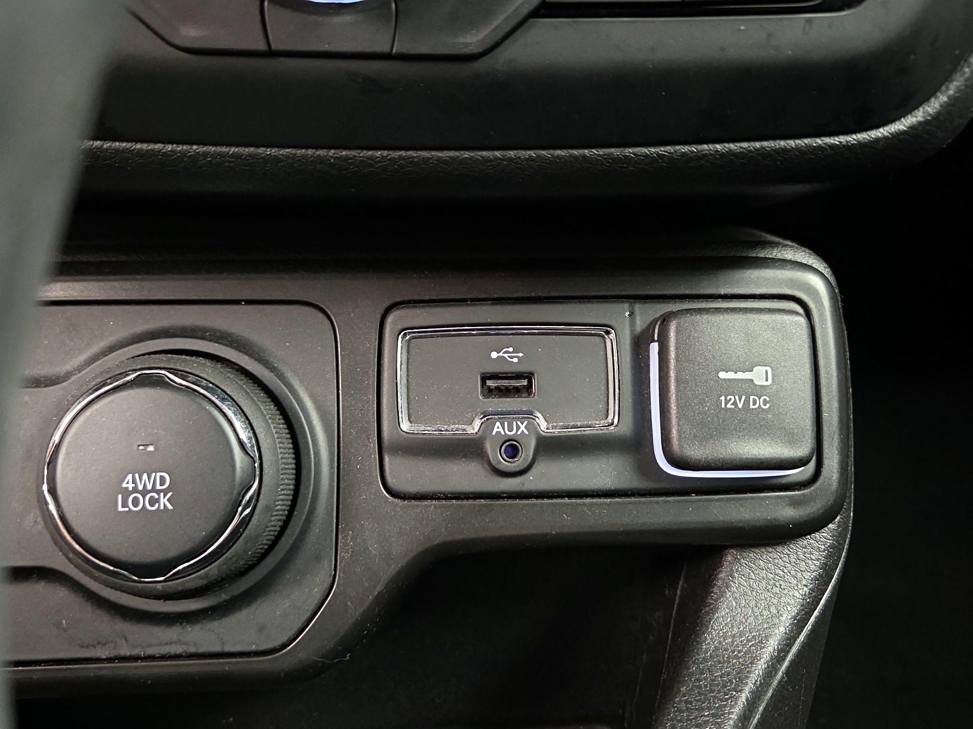 Thumbnail: 2021 Jeep Renegade - 19