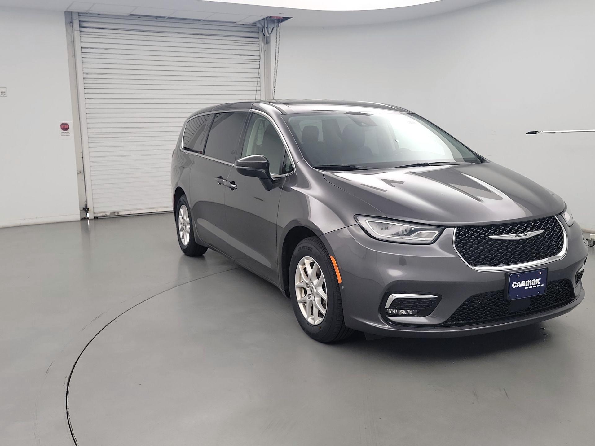 Thumbnail: 2023 Chrysler Pacifica - 1