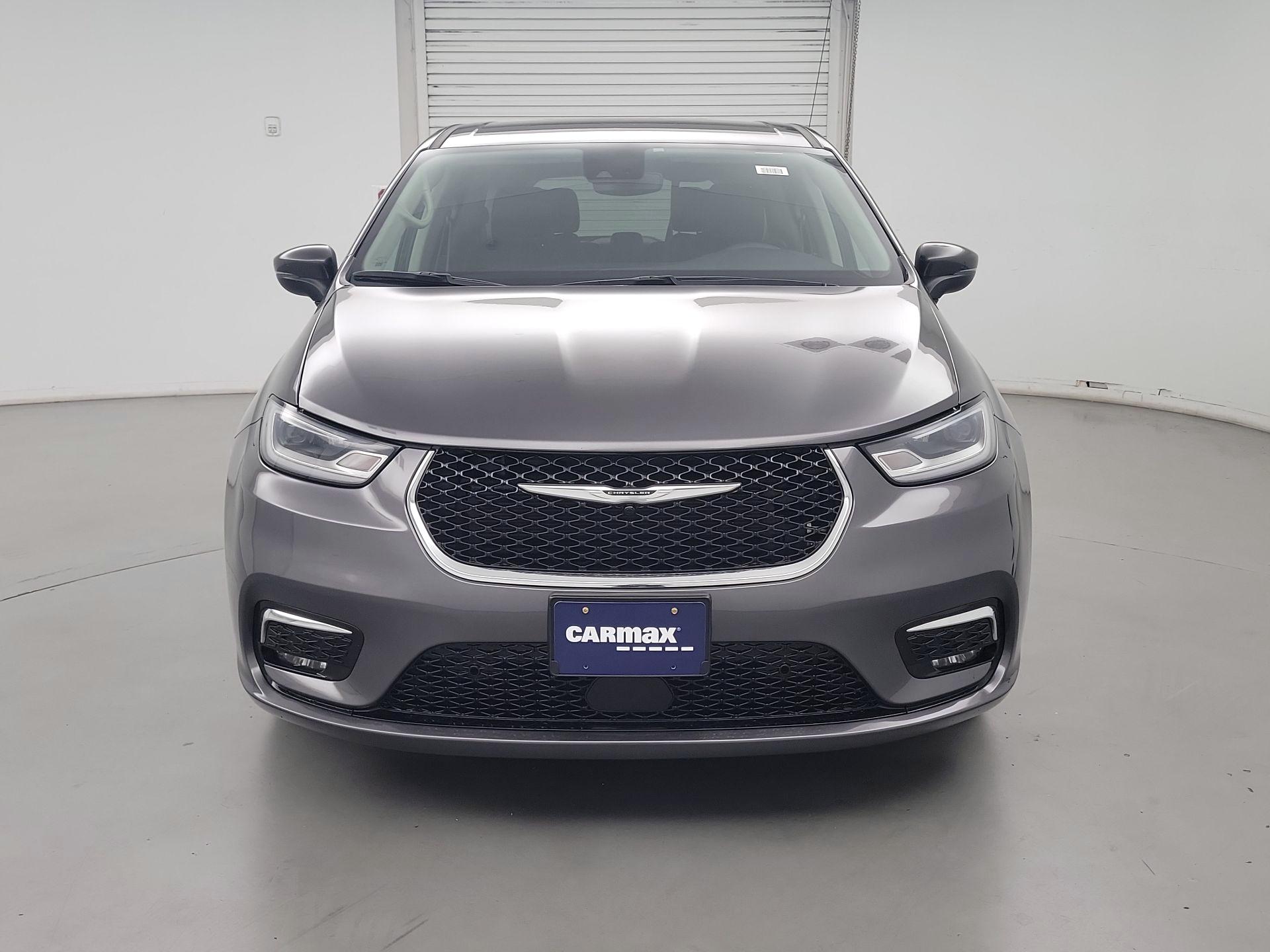 Thumbnail: 2023 Chrysler Pacifica - 2