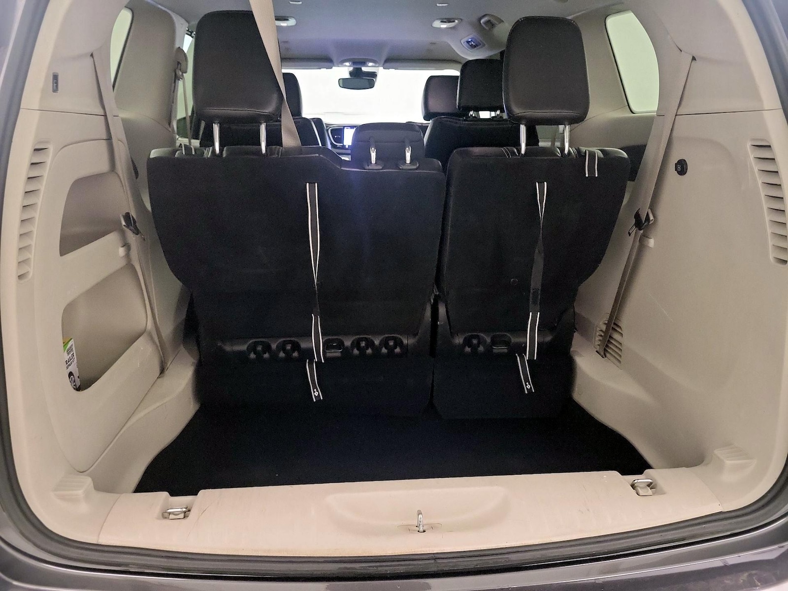 2023 Chrysler Pacifica Touring L - Photo 20