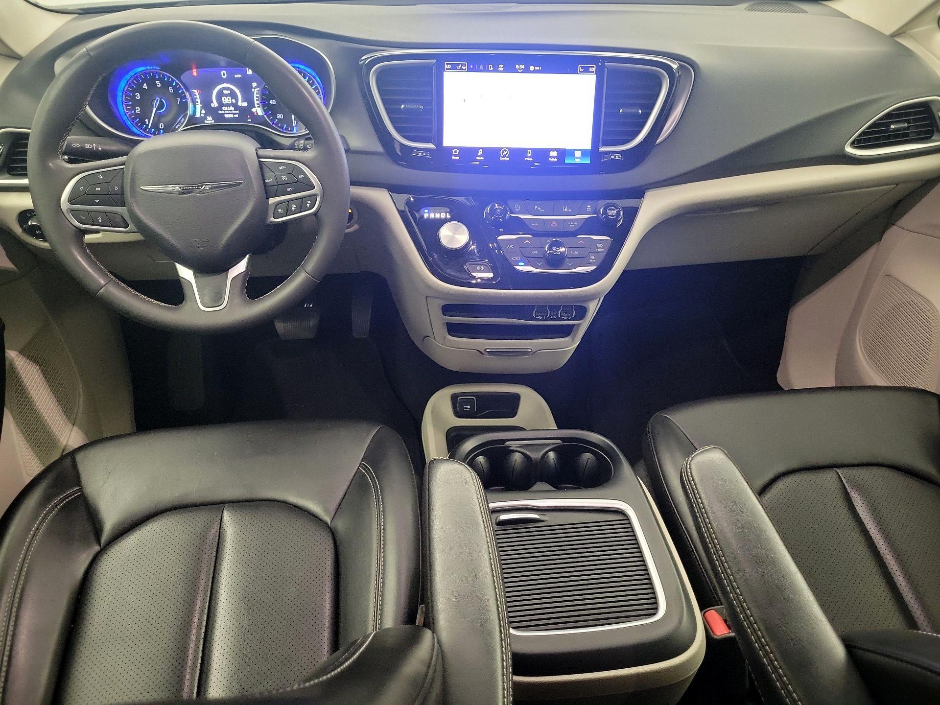 Thumbnail: 2023 Chrysler Pacifica - 8