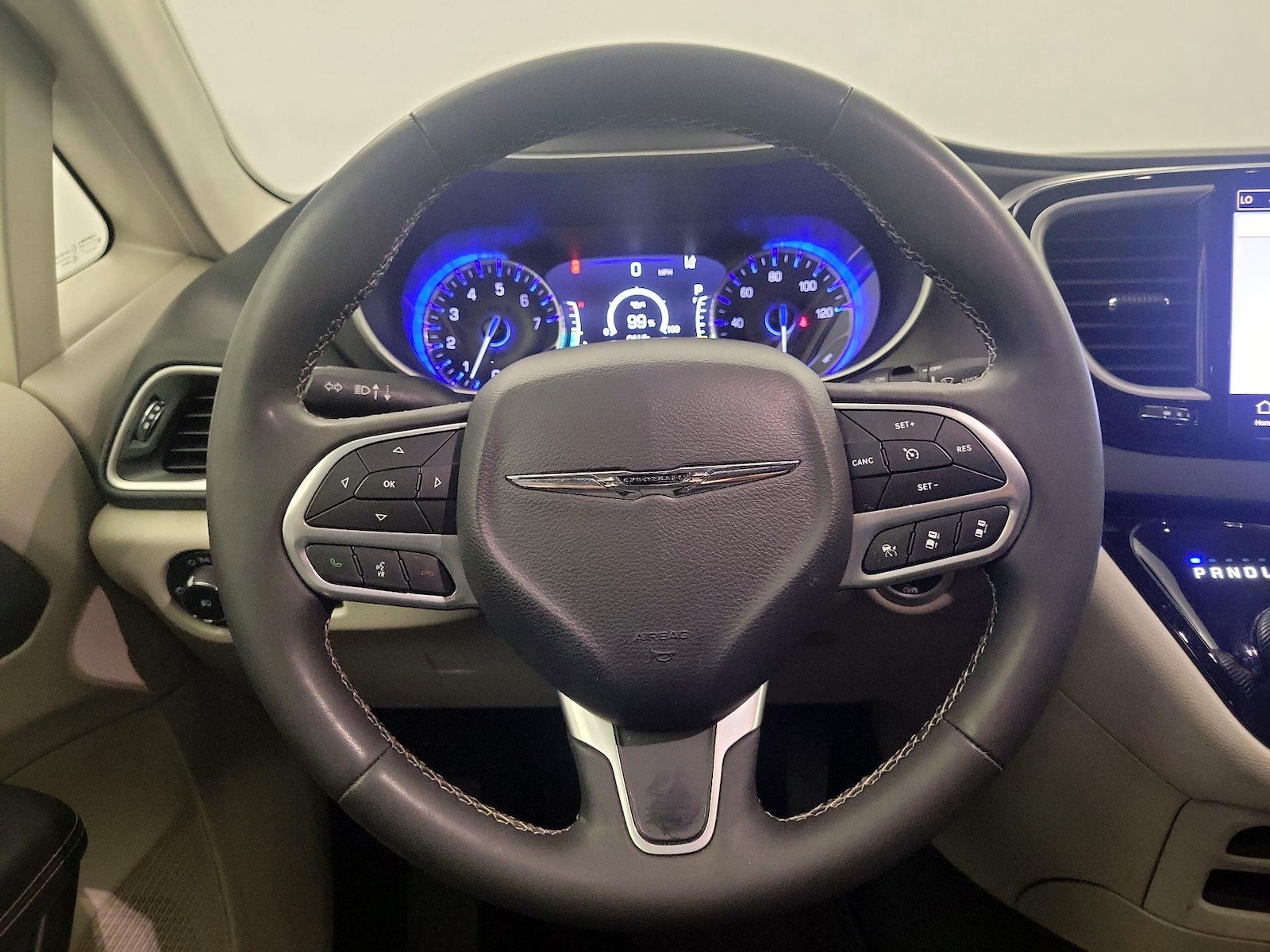 2023 Chrysler Pacifica Touring L - Photo 9