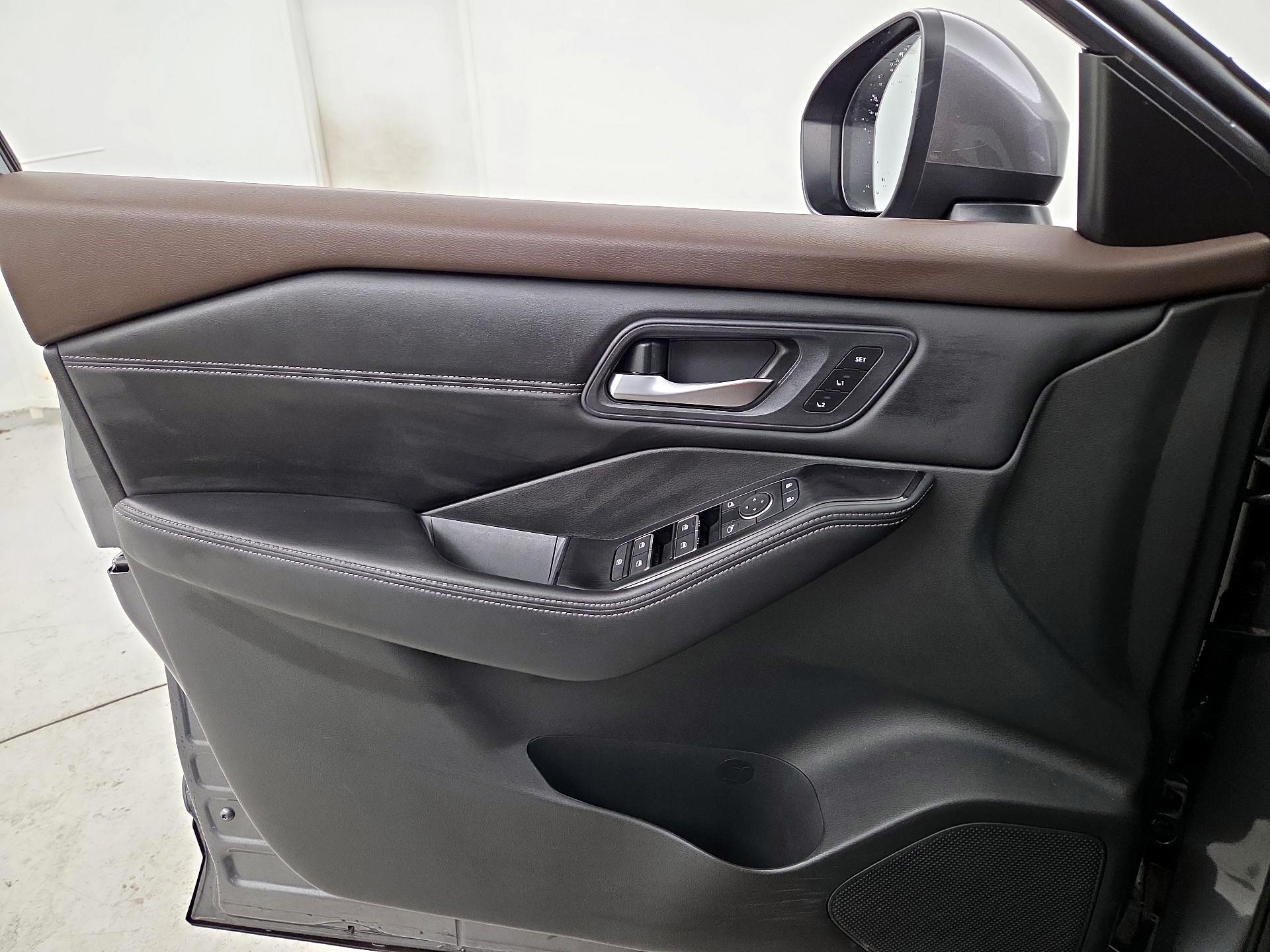 Thumbnail: 2023 Nissan Rogue - 12
