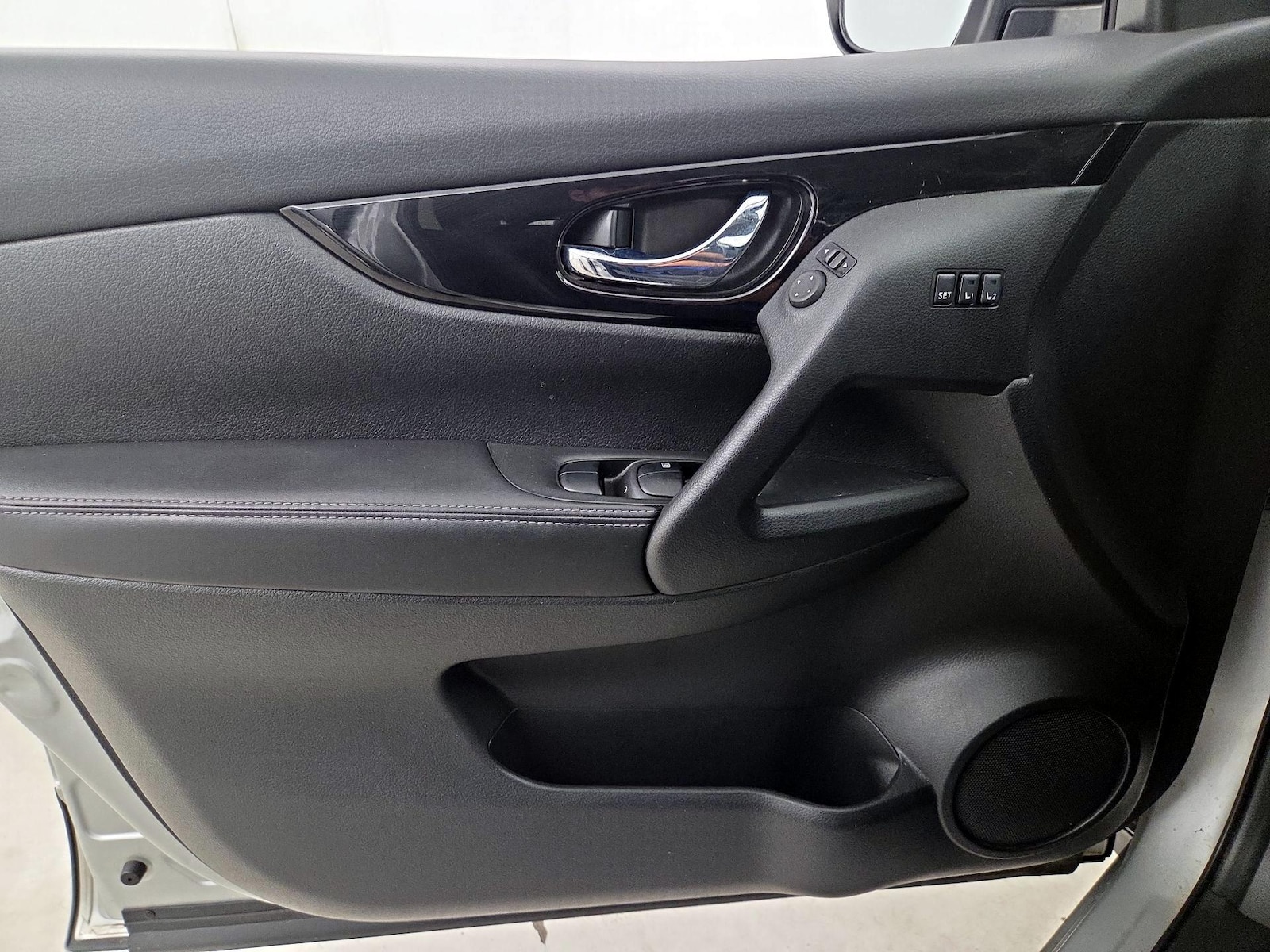 2022 Nissan Rogue Sport SV - Photo 13