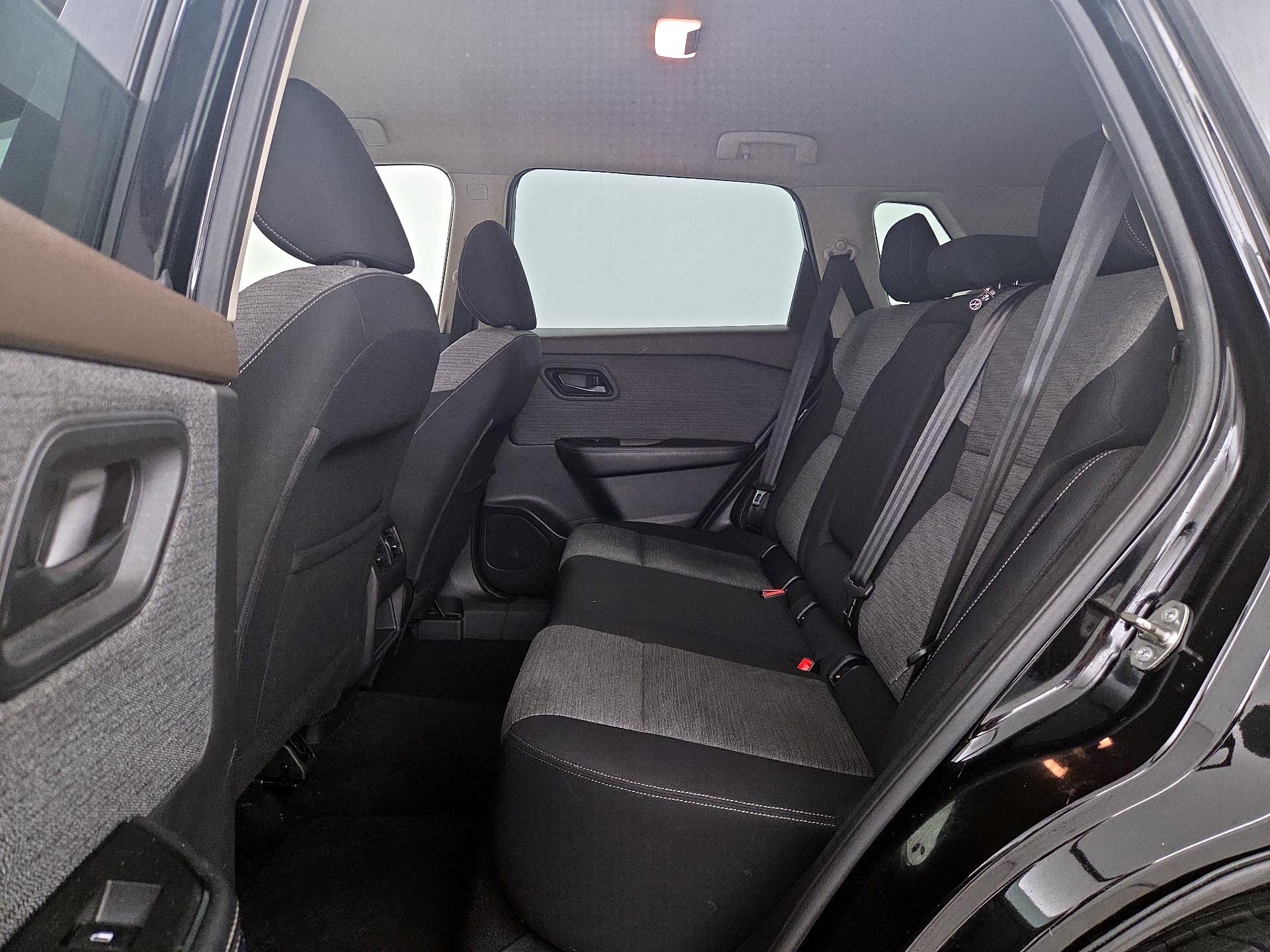 Thumbnail: 2021 Nissan Rogue - 17