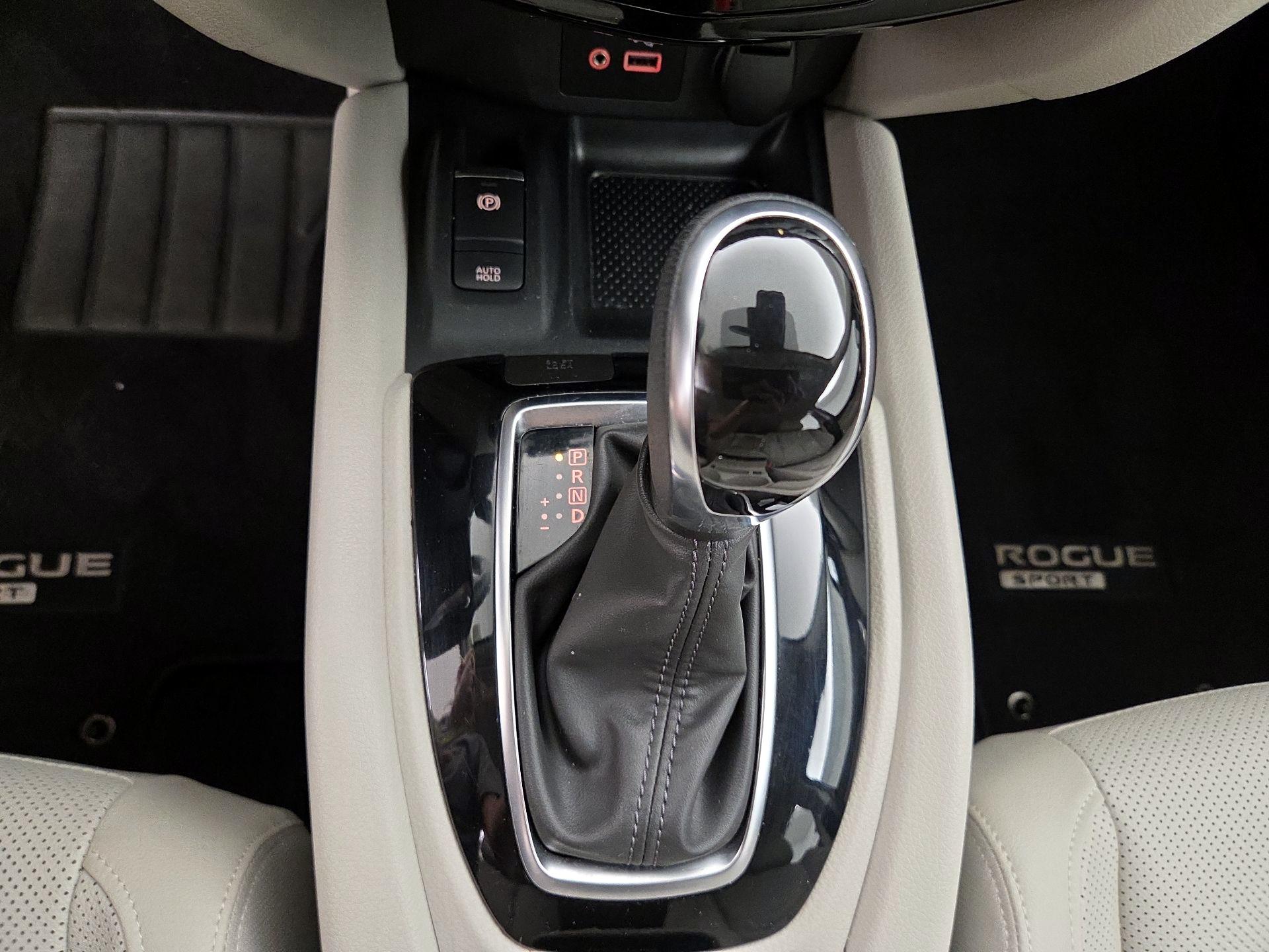 Thumbnail: 2022 Nissan Rogue Sport - 18