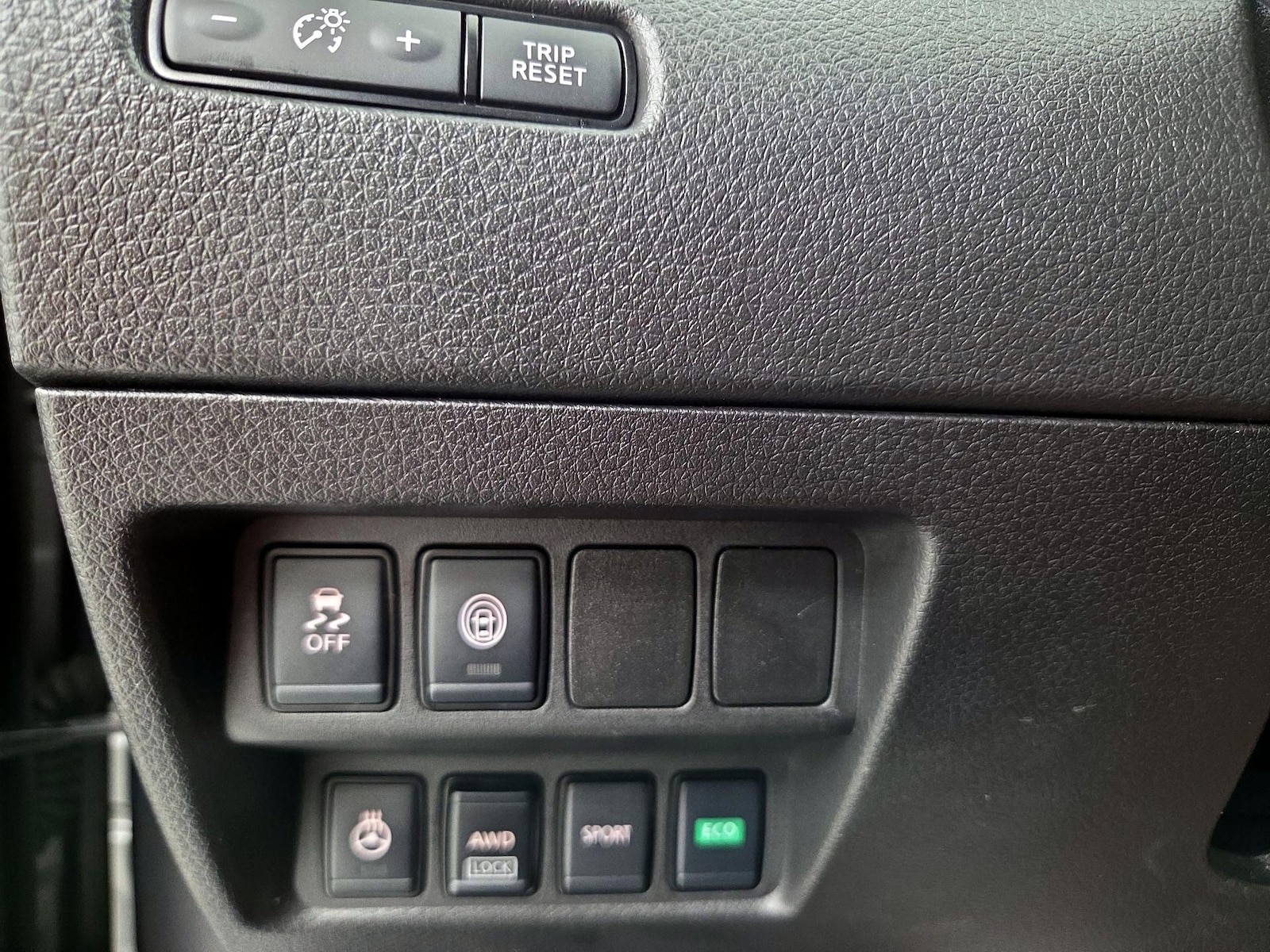 2022 Nissan Rogue Sport SV - Photo 14