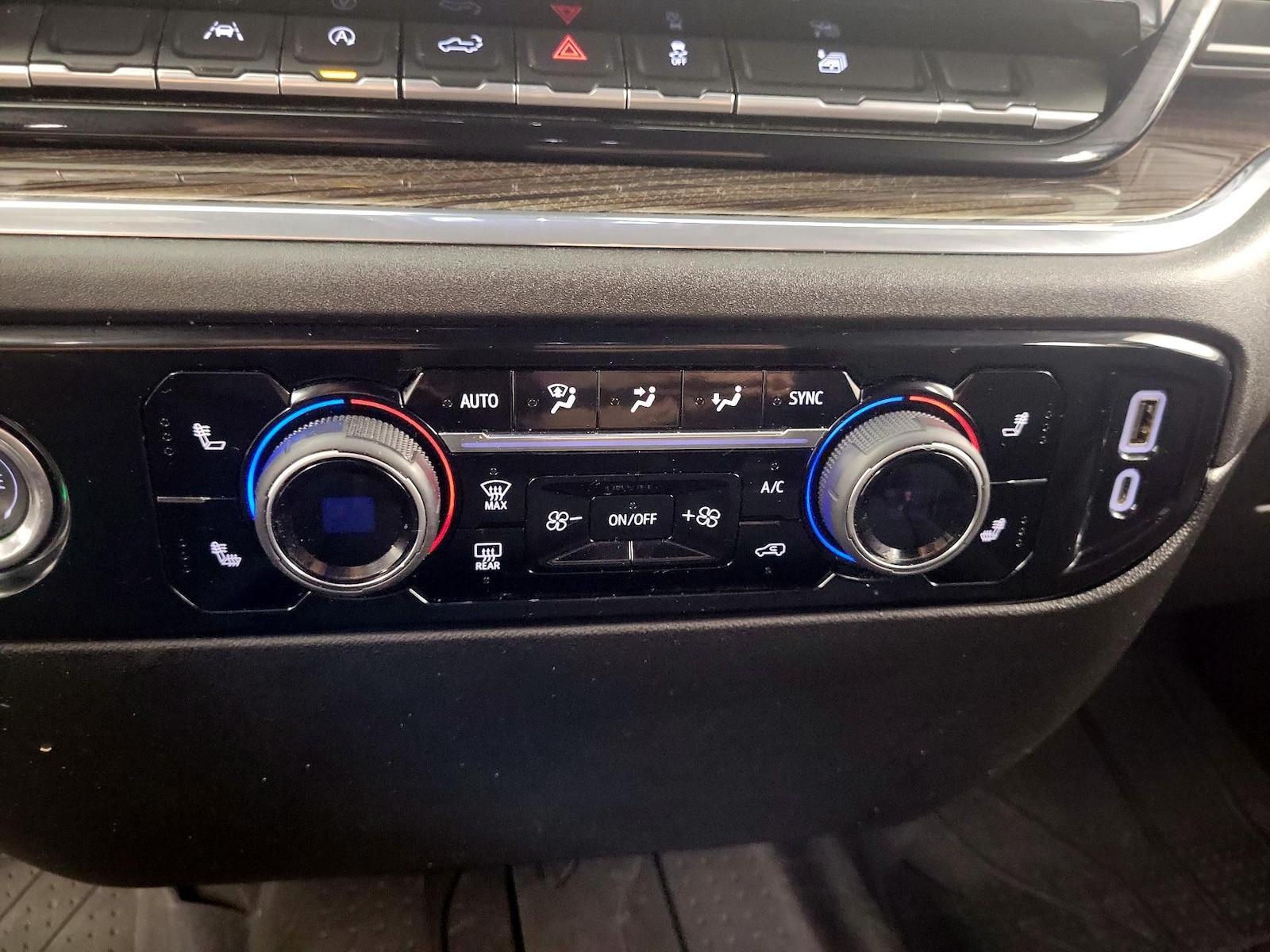 2024 Chevrolet Silverado 1500 LT - Photo 16