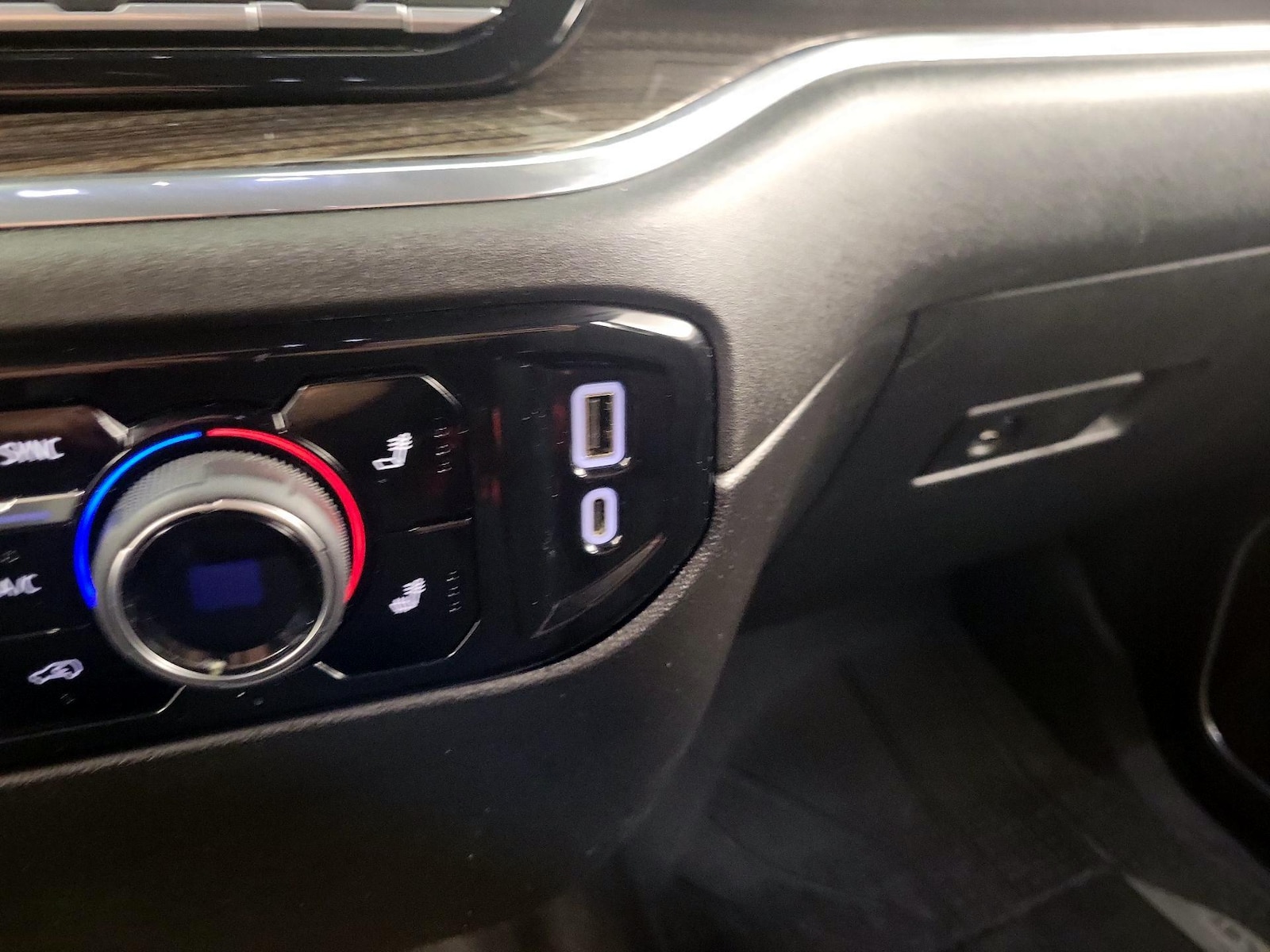 2024 Chevrolet Silverado 1500 LT - Photo 18