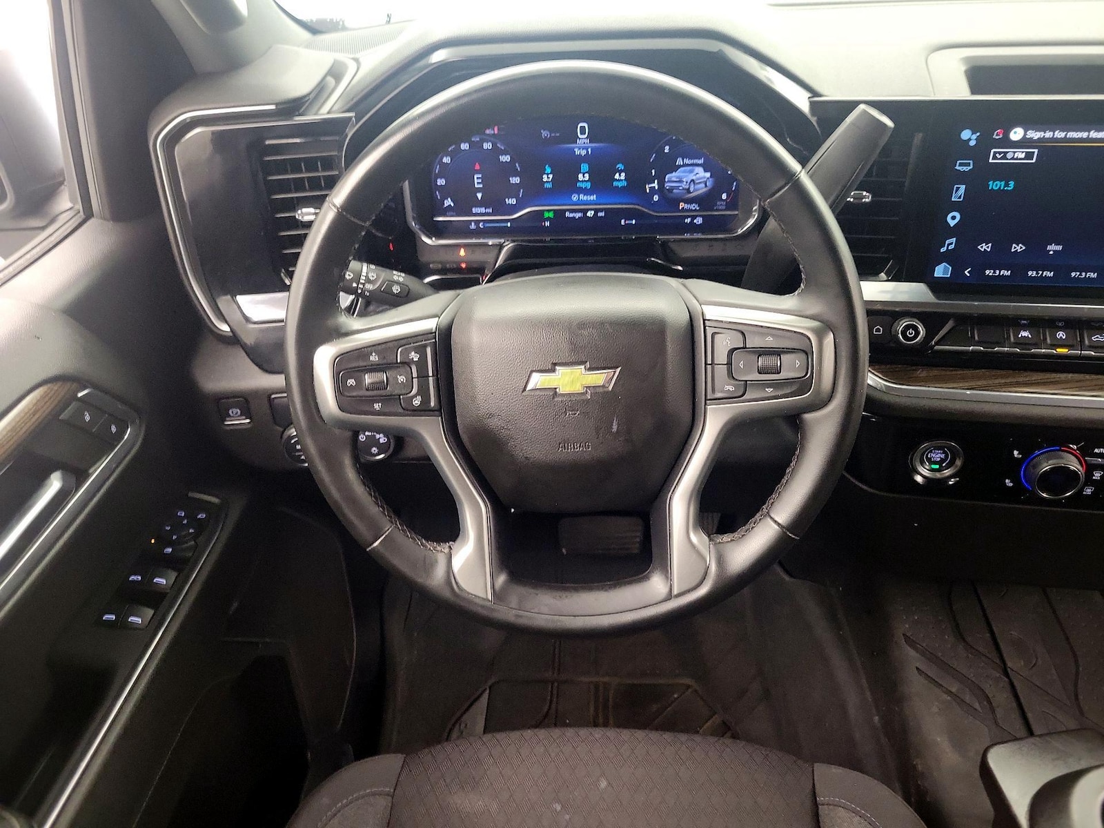 2024 Chevrolet Silverado 1500 LT - Photo 9