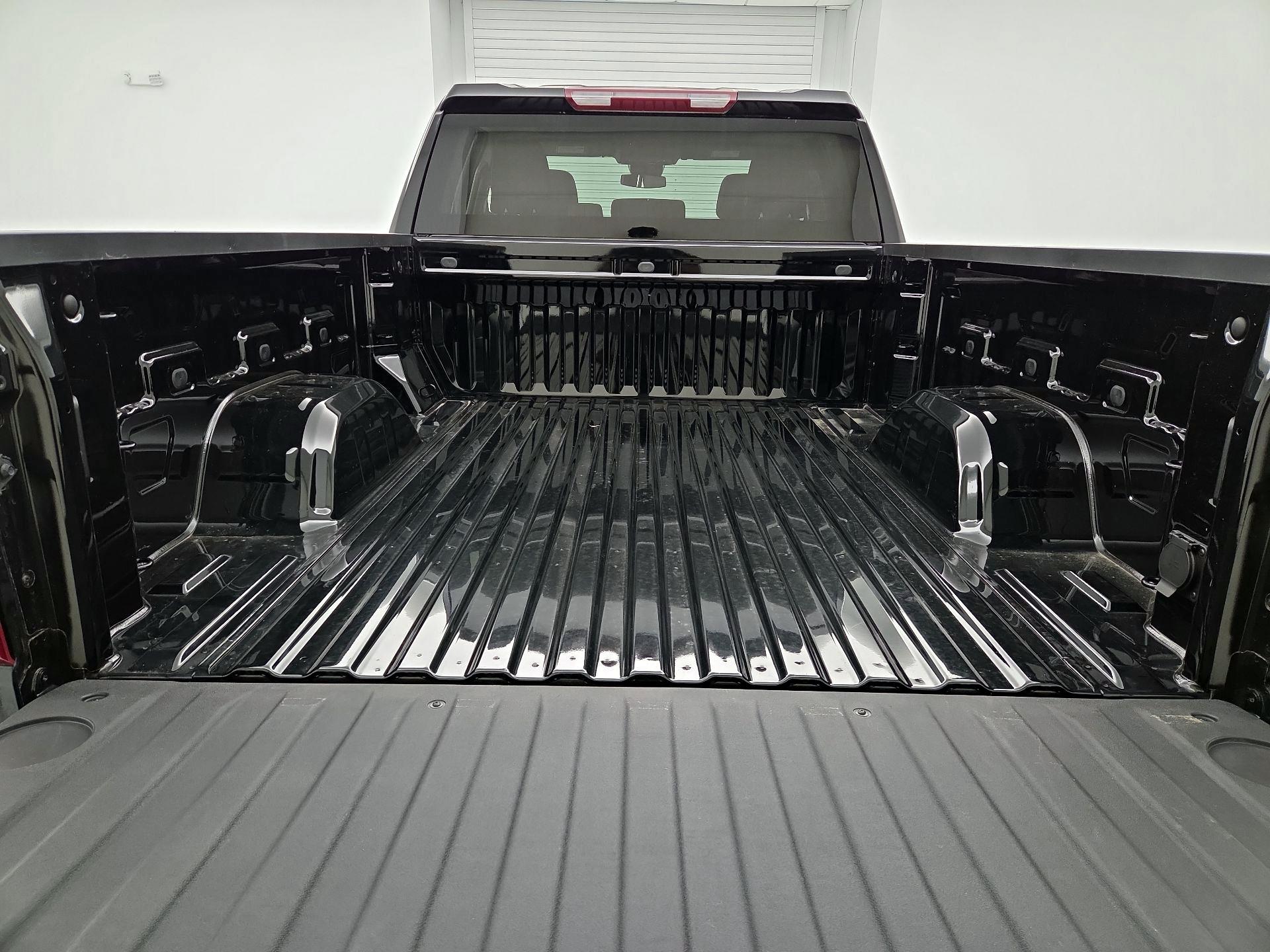 Thumbnail: 2023 Chevrolet Silverado 1500 - 20