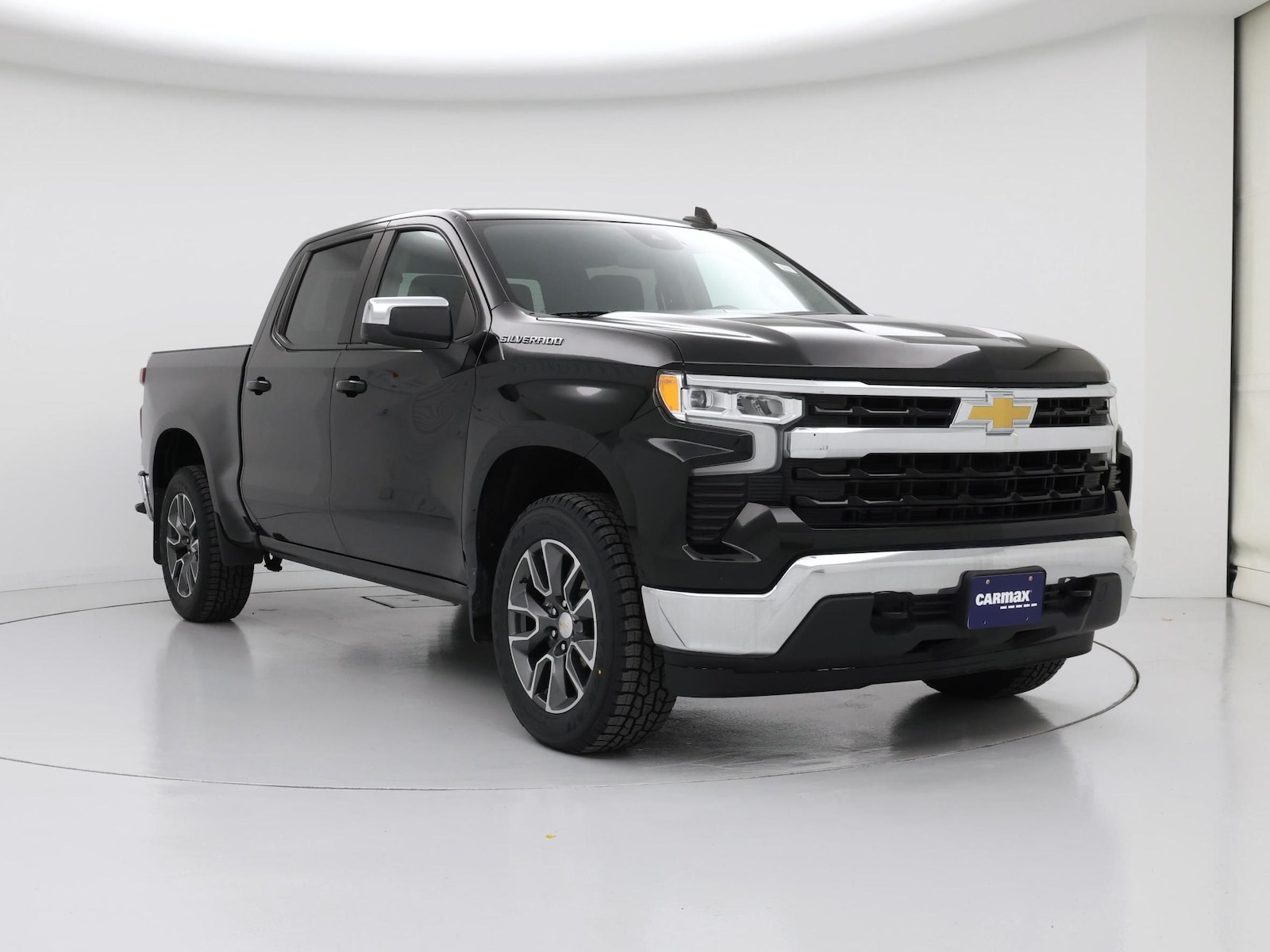 2023 Chevrolet Silverado 1500 LT - Photo 2