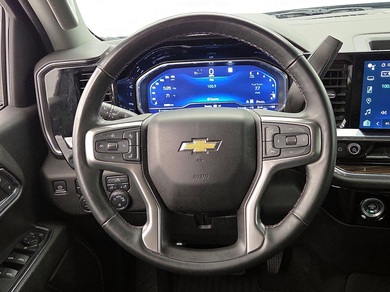 2023 Chevrolet Silverado 1500 LT - Photo 11
