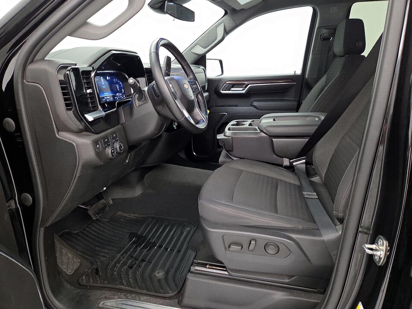 2023 Chevrolet Silverado 1500 LT - Photo 12