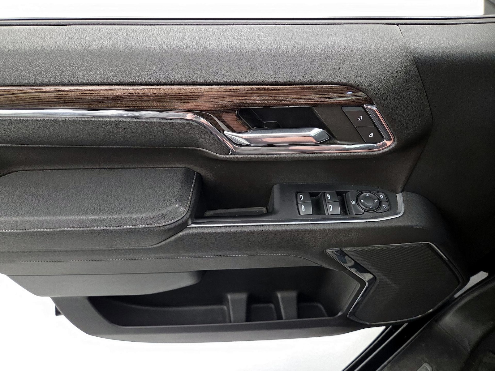 2023 Chevrolet Silverado 1500 LT - Photo 13