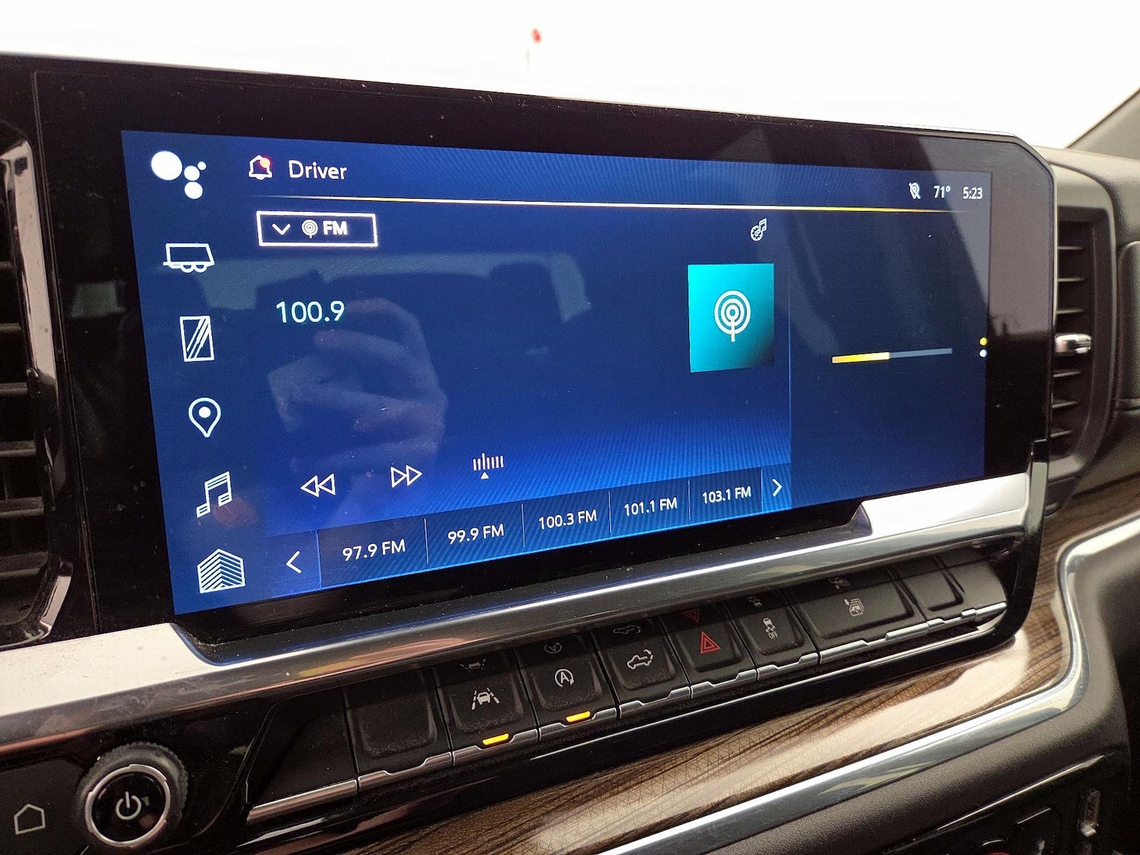 2023 Chevrolet Silverado 1500 LT - Photo 16