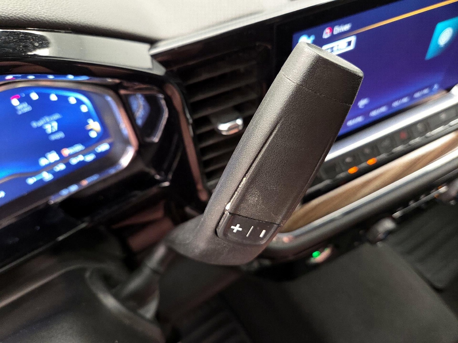 2023 Chevrolet Silverado 1500 LT - Photo 18