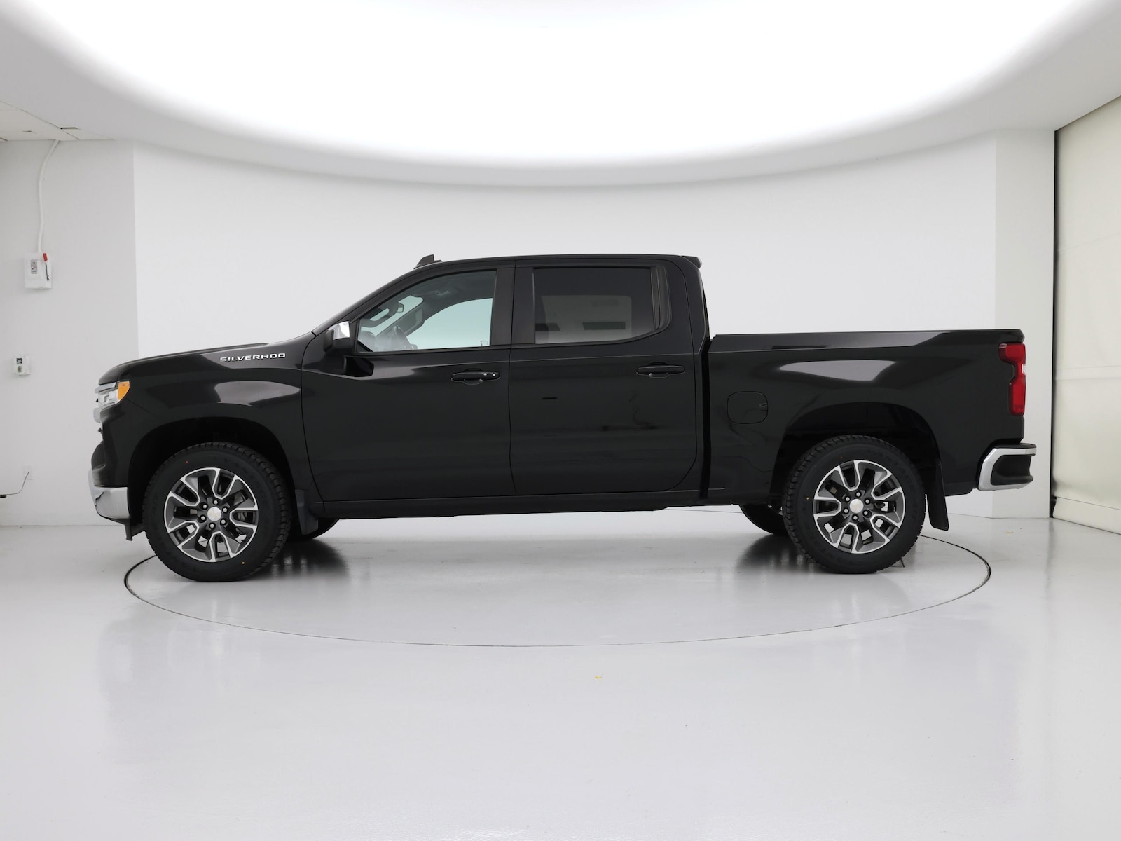 2023 Chevrolet Silverado 1500 LT - Photo 4