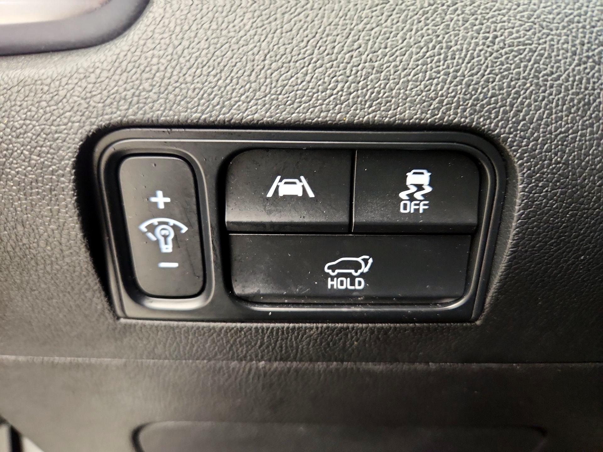 Thumbnail: 2023 Kia Sorento - 13