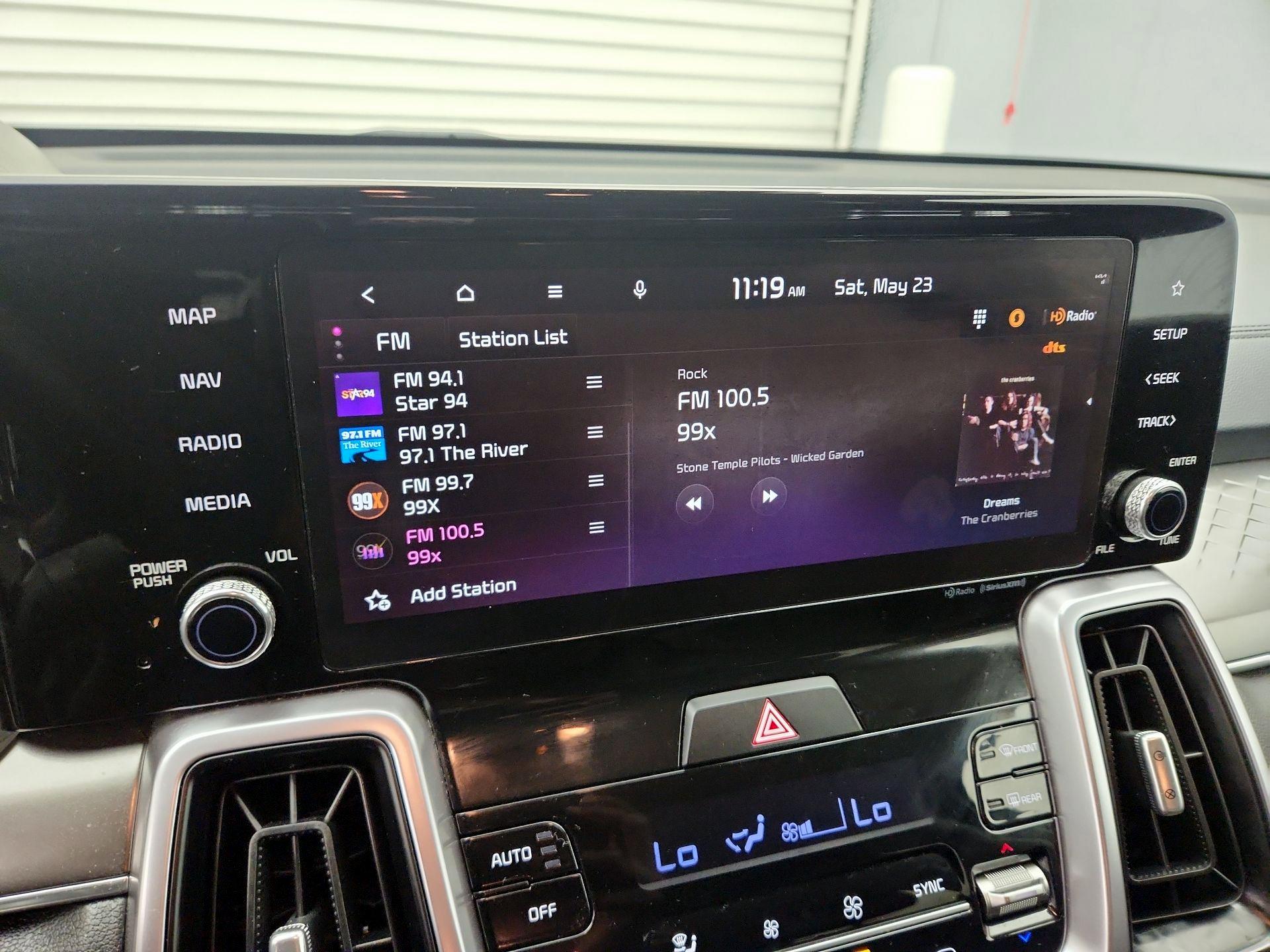 Thumbnail: 2023 Kia Sorento - 16