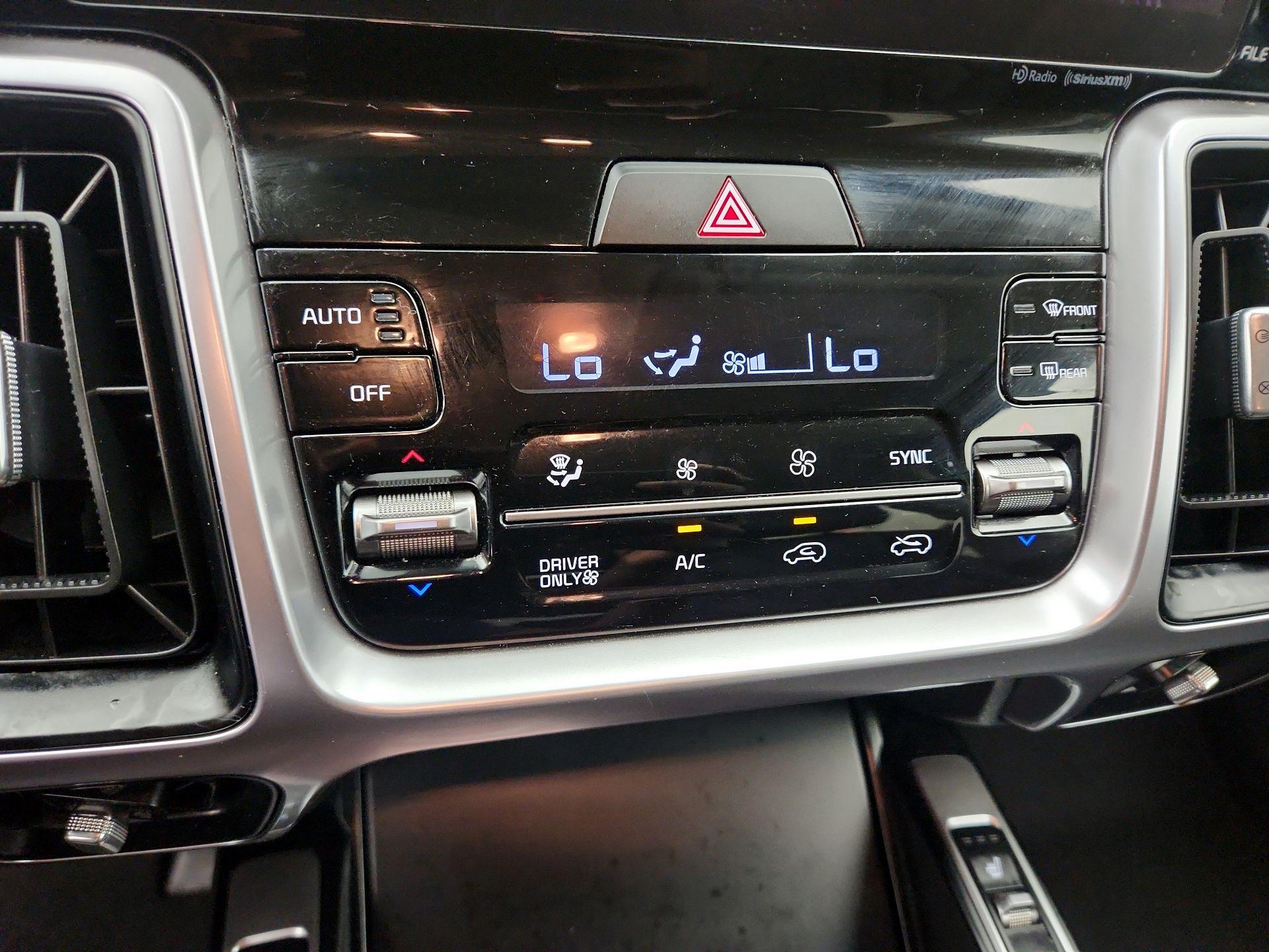 Thumbnail: 2023 Kia Sorento - 17