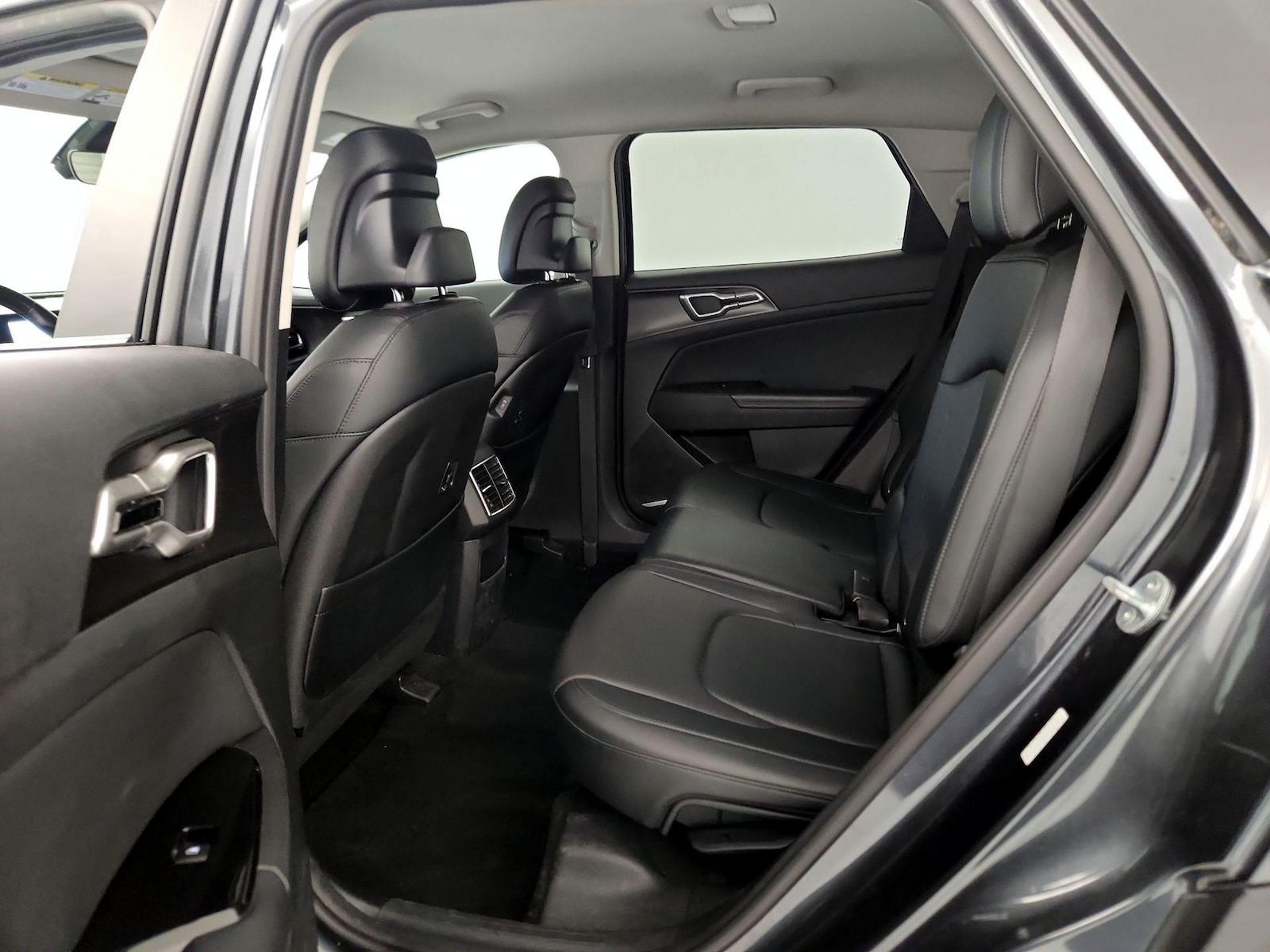 2023 Kia Sportage EX - Photo 21