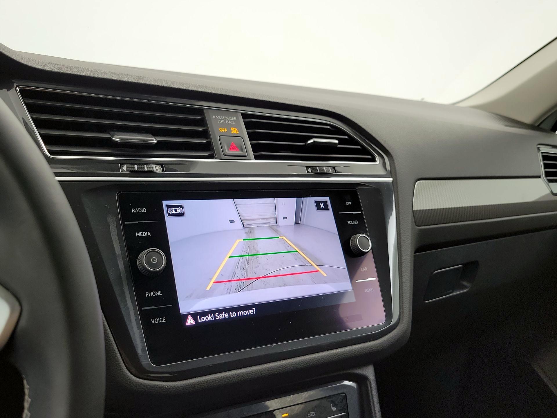 Thumbnail: 2022 Volkswagen Tiguan - 14