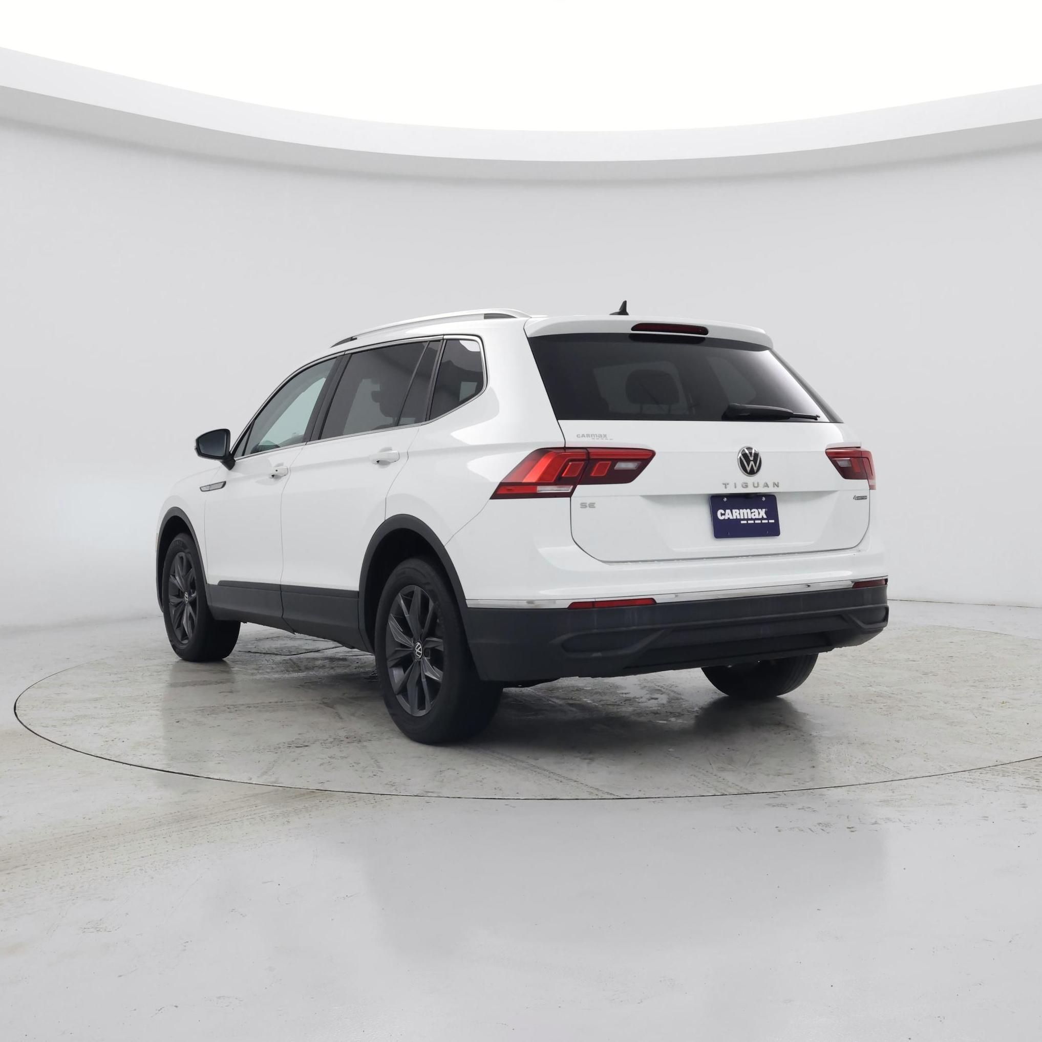 Thumbnail: 2022 Volkswagen Tiguan - 2