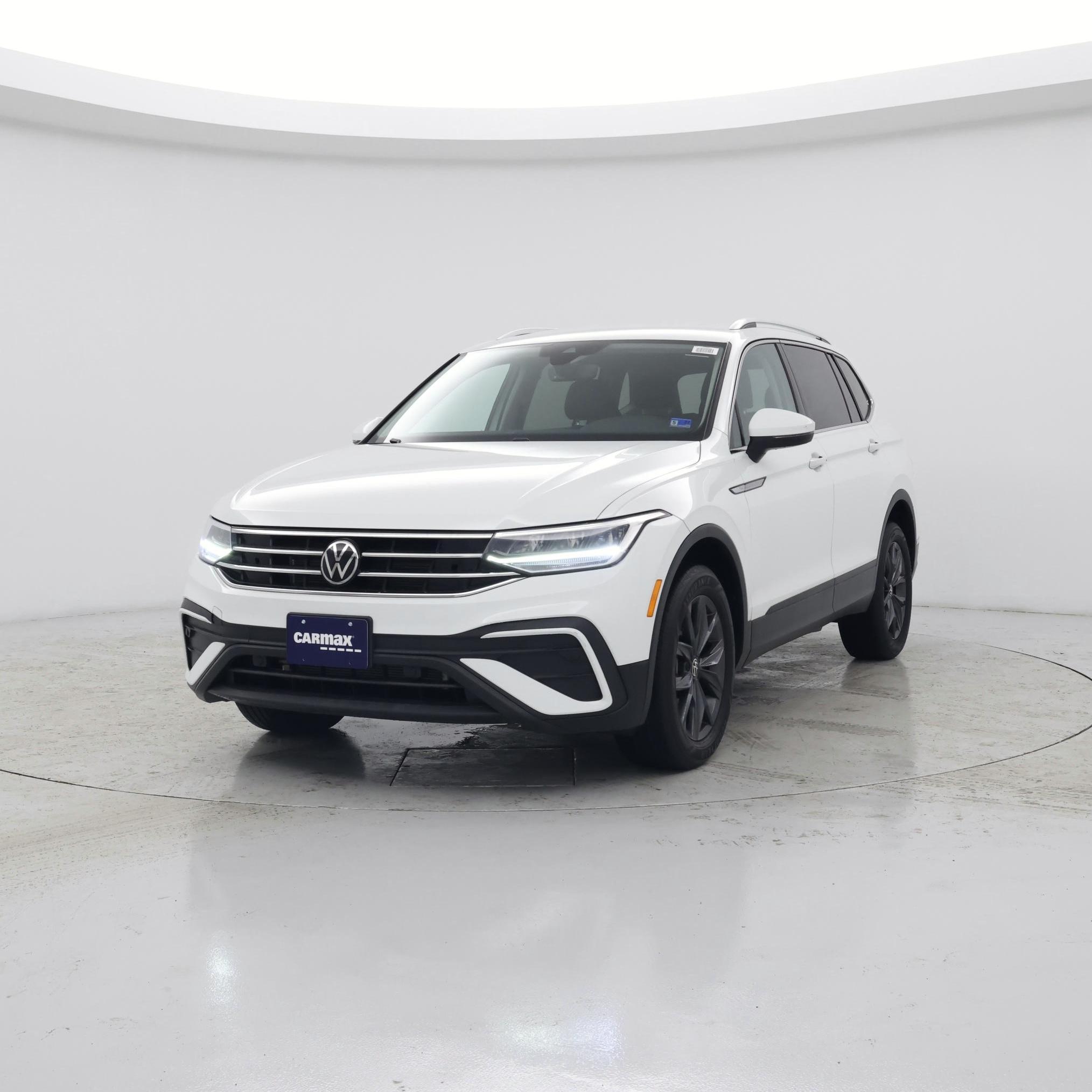 Thumbnail: 2022 Volkswagen Tiguan - 4