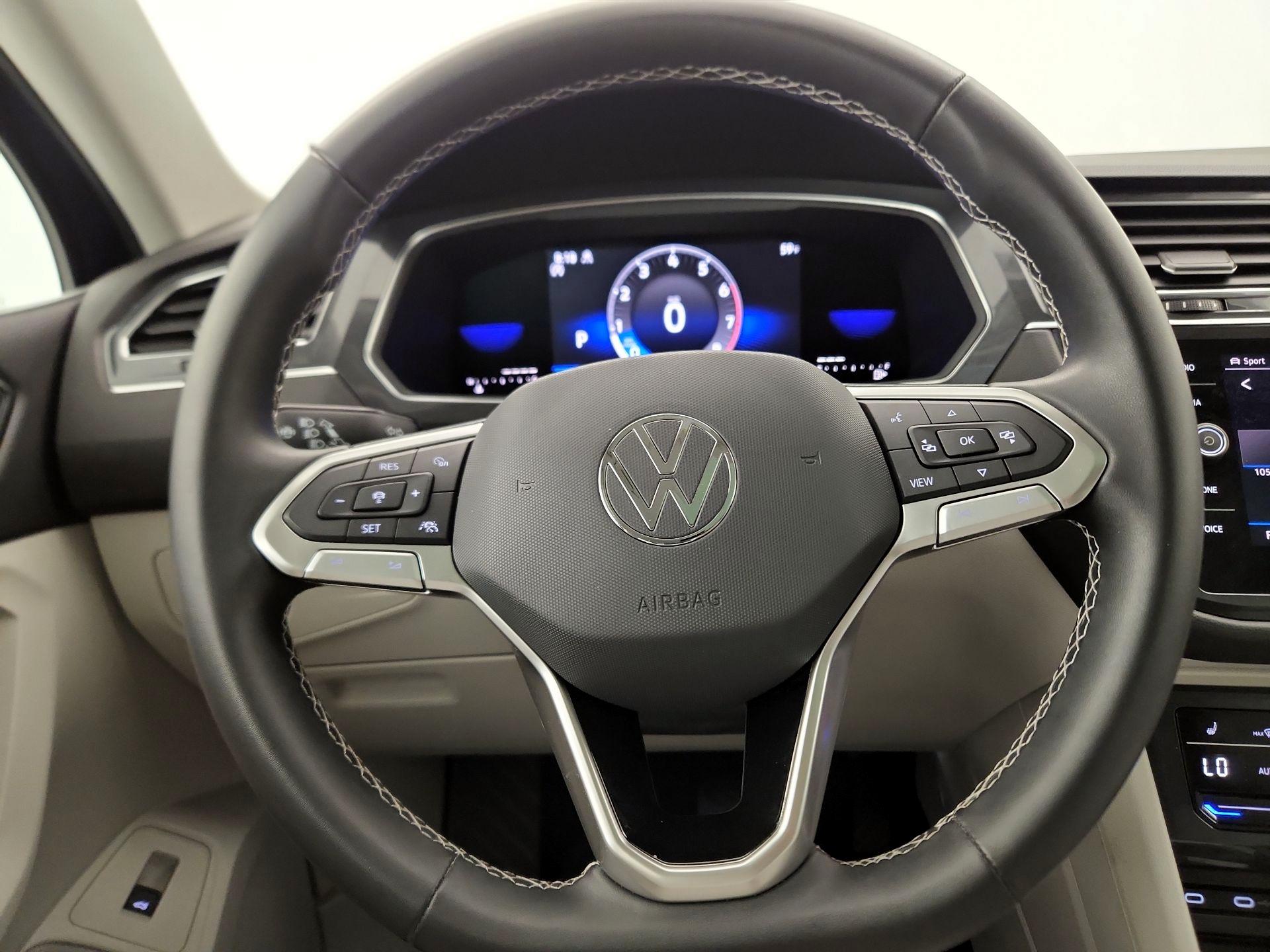 Thumbnail: 2022 Volkswagen Tiguan - 10