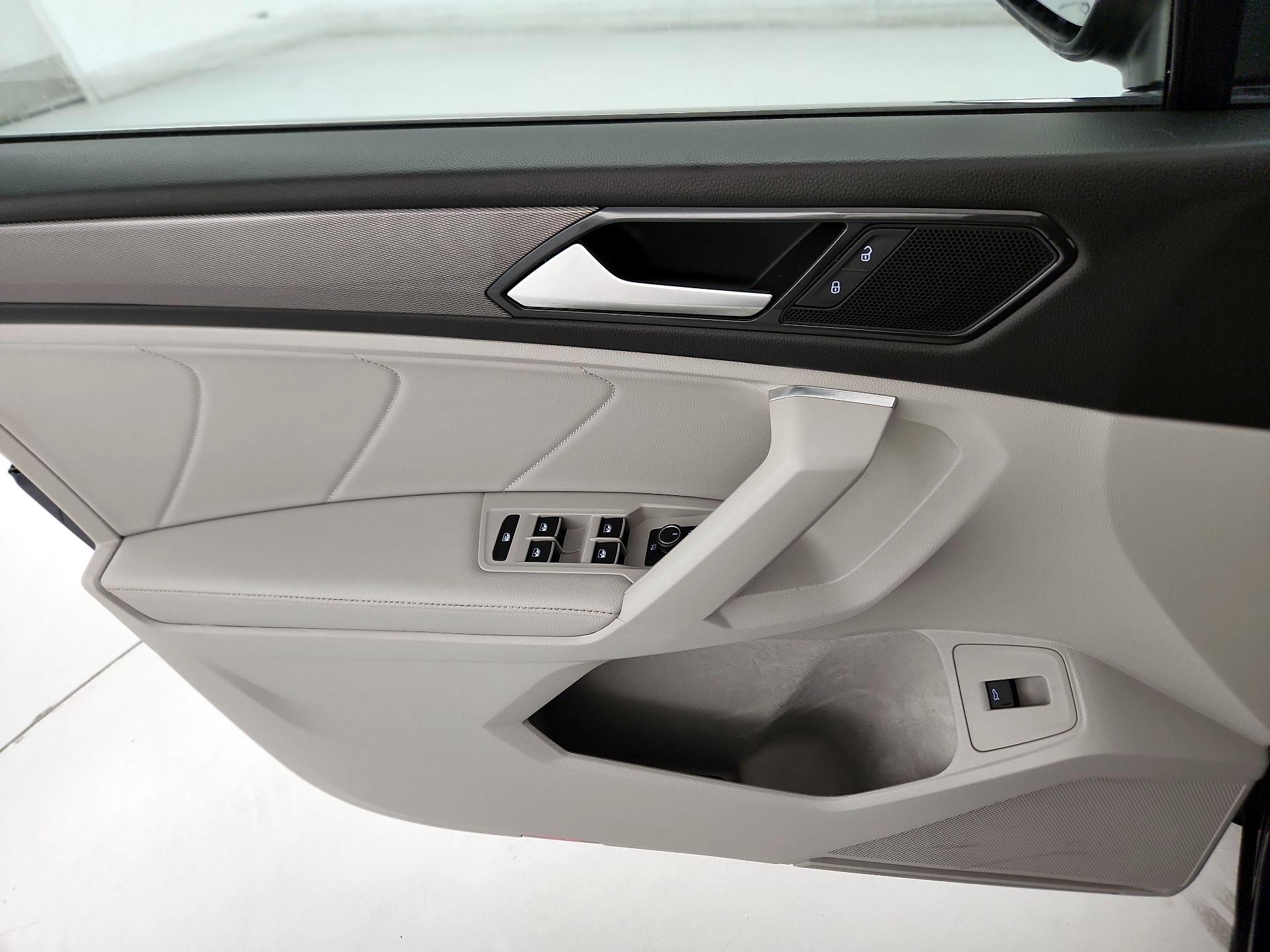 Thumbnail: 2022 Volkswagen Tiguan - 12