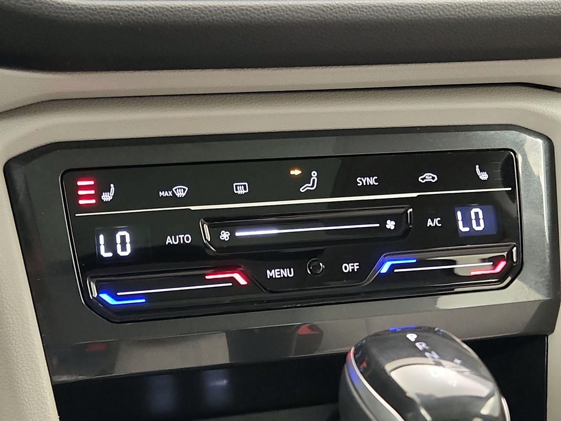 Thumbnail: 2022 Volkswagen Tiguan - 16