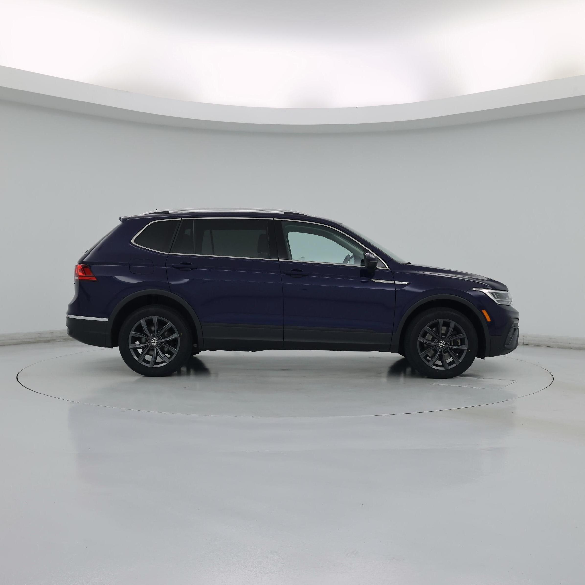 Thumbnail: 2022 Volkswagen Tiguan - 7