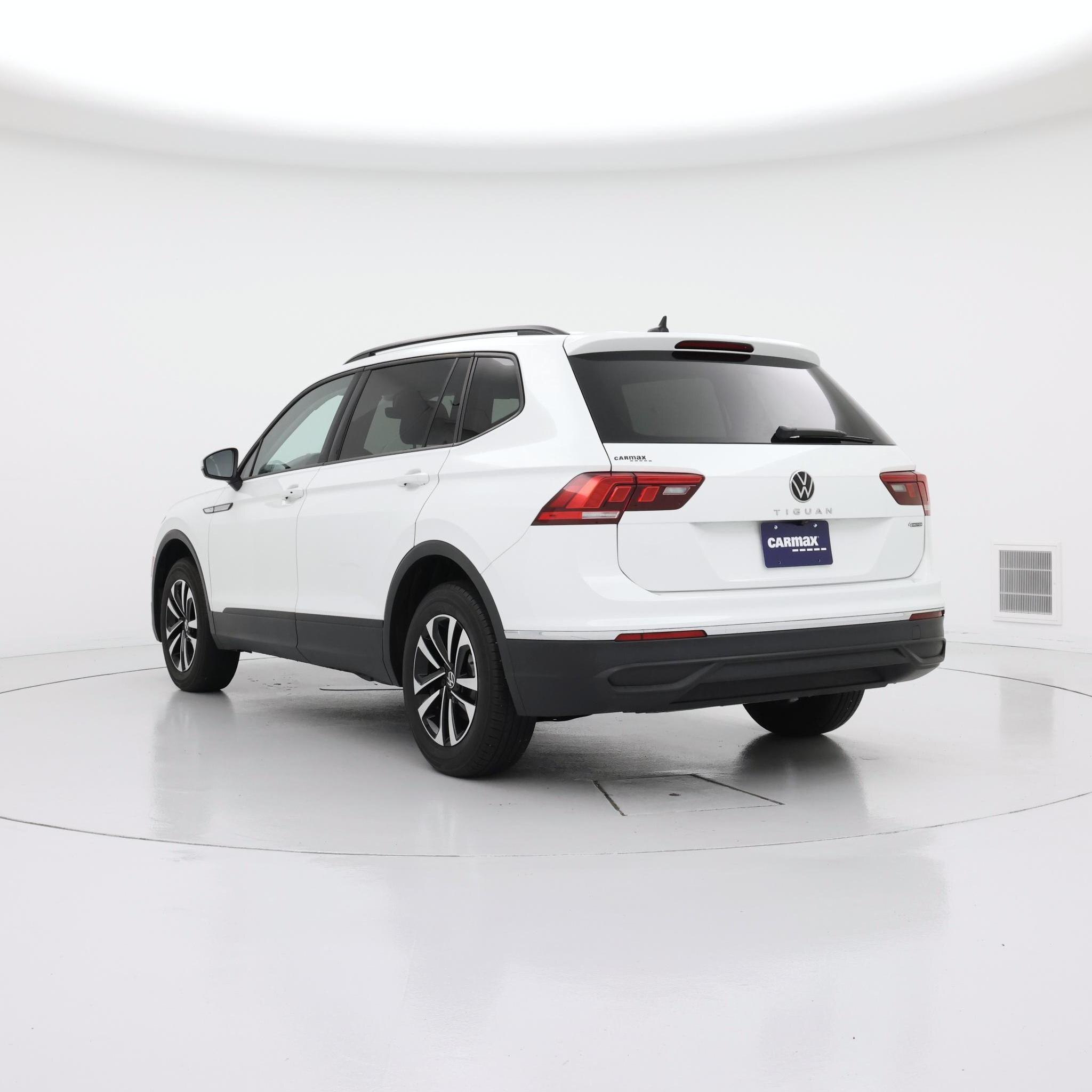 Thumbnail: 2022 Volkswagen Tiguan - 2